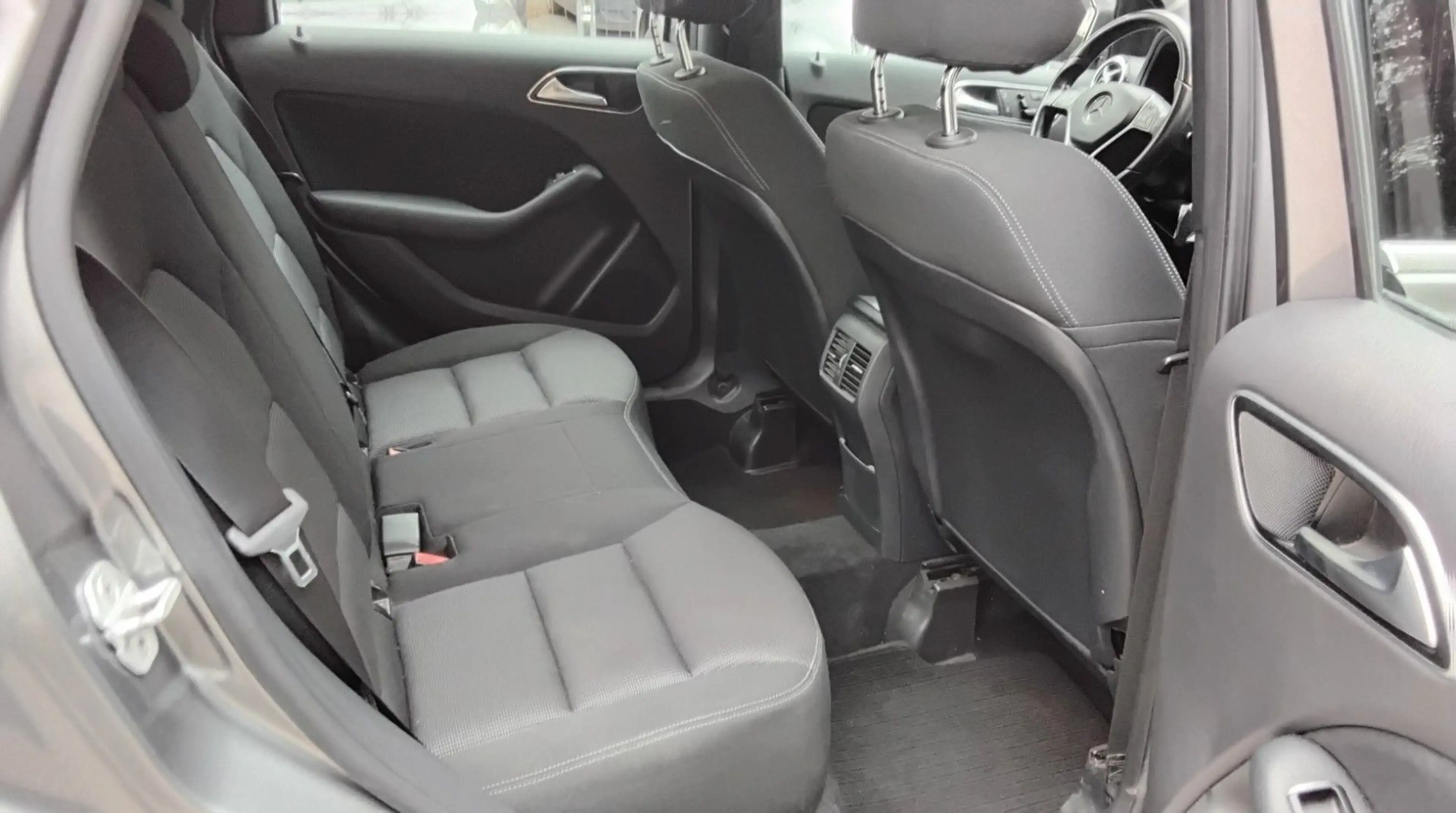Mercedes-Benz B 200 B B 200  Automatikgetriebe — photo 12