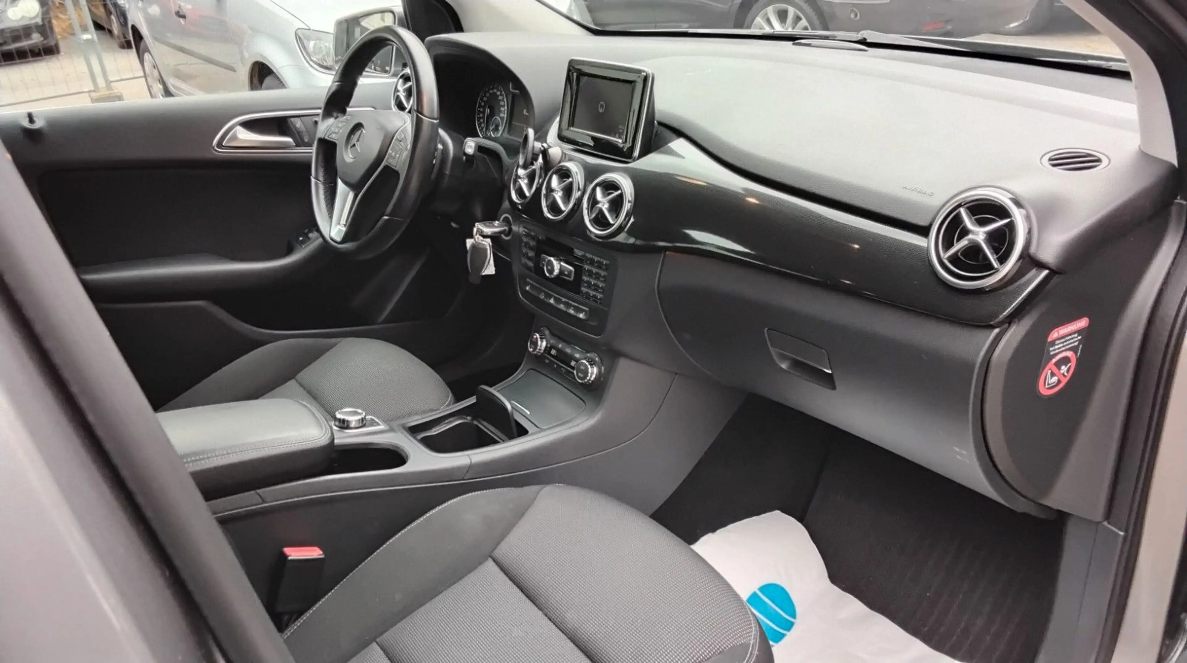 Mercedes-Benz B 200 B B 200  Automatikgetriebe — photo 11