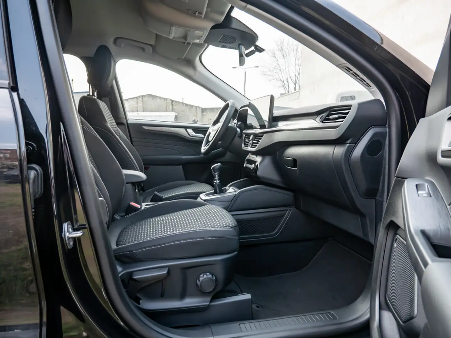 Ford Kuga Titanium PDC SHZ KAMERA NAVI ACC LED Zwart - 2