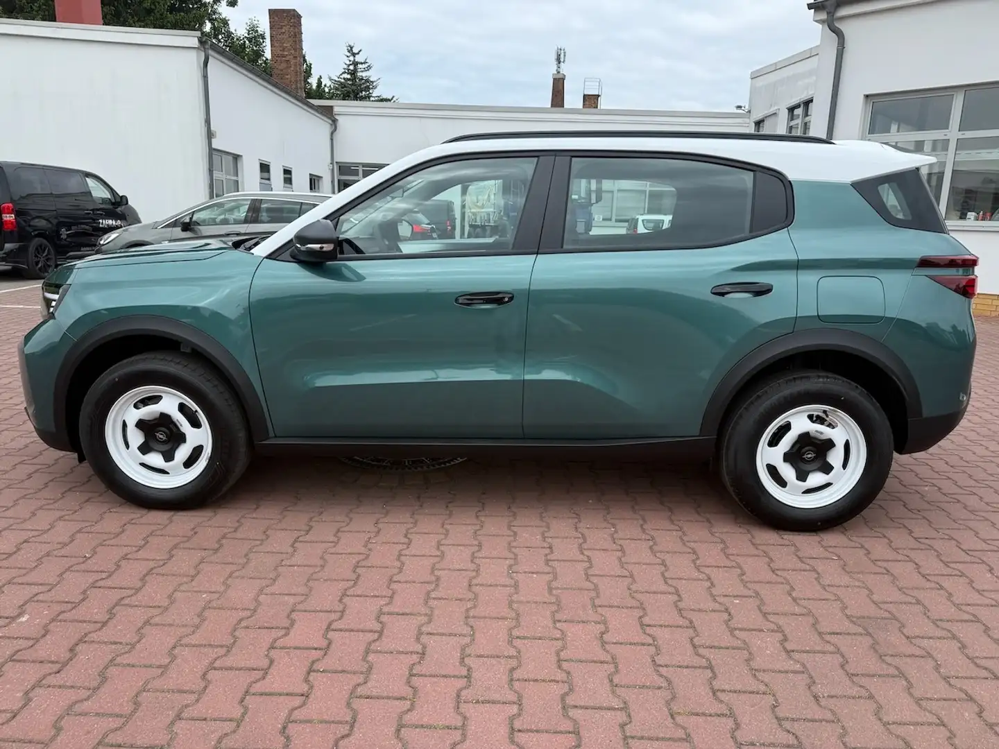 Opel Frontera Edition 1.2 107kW, Navi, Sitz-, WSS- & Lenkradheiz Zelená - 2