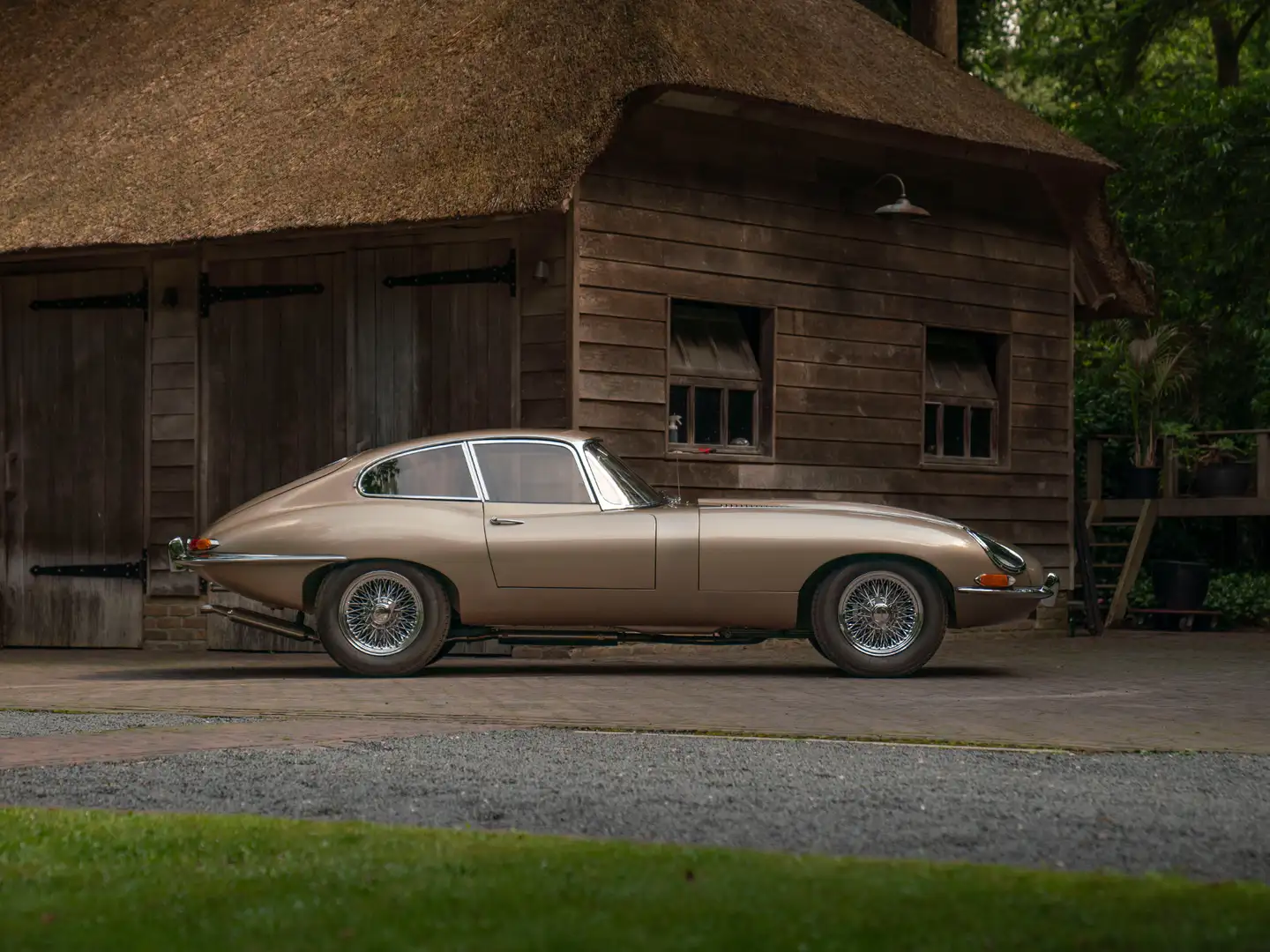 Jaguar E-Type Series 1 Fixed Head Coupé 3.8 Auriu - 1