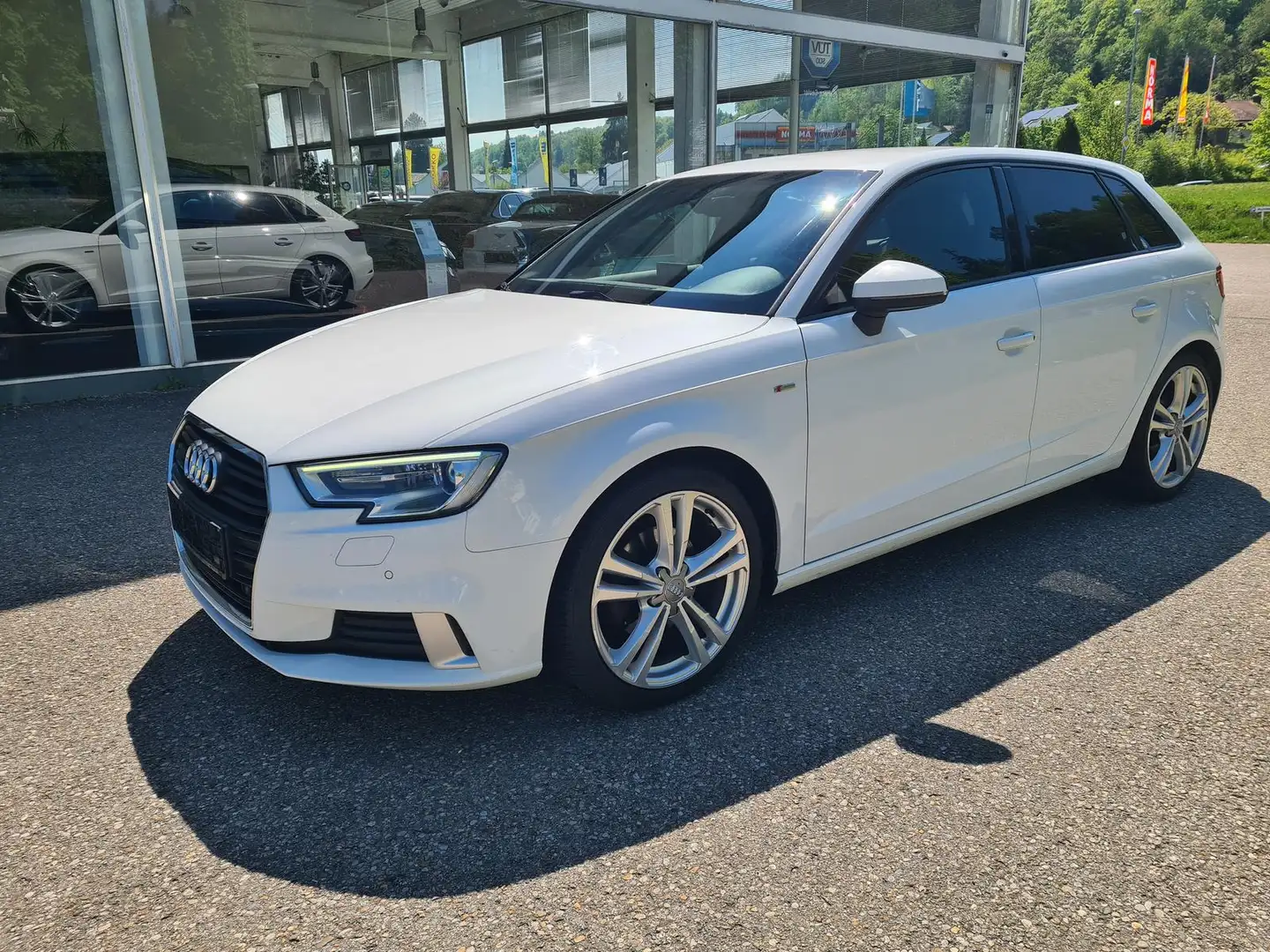 Audi A3 SB 1.5 TSI DSG Sport S-Line AHK Navi 8-fach Weiß - 1