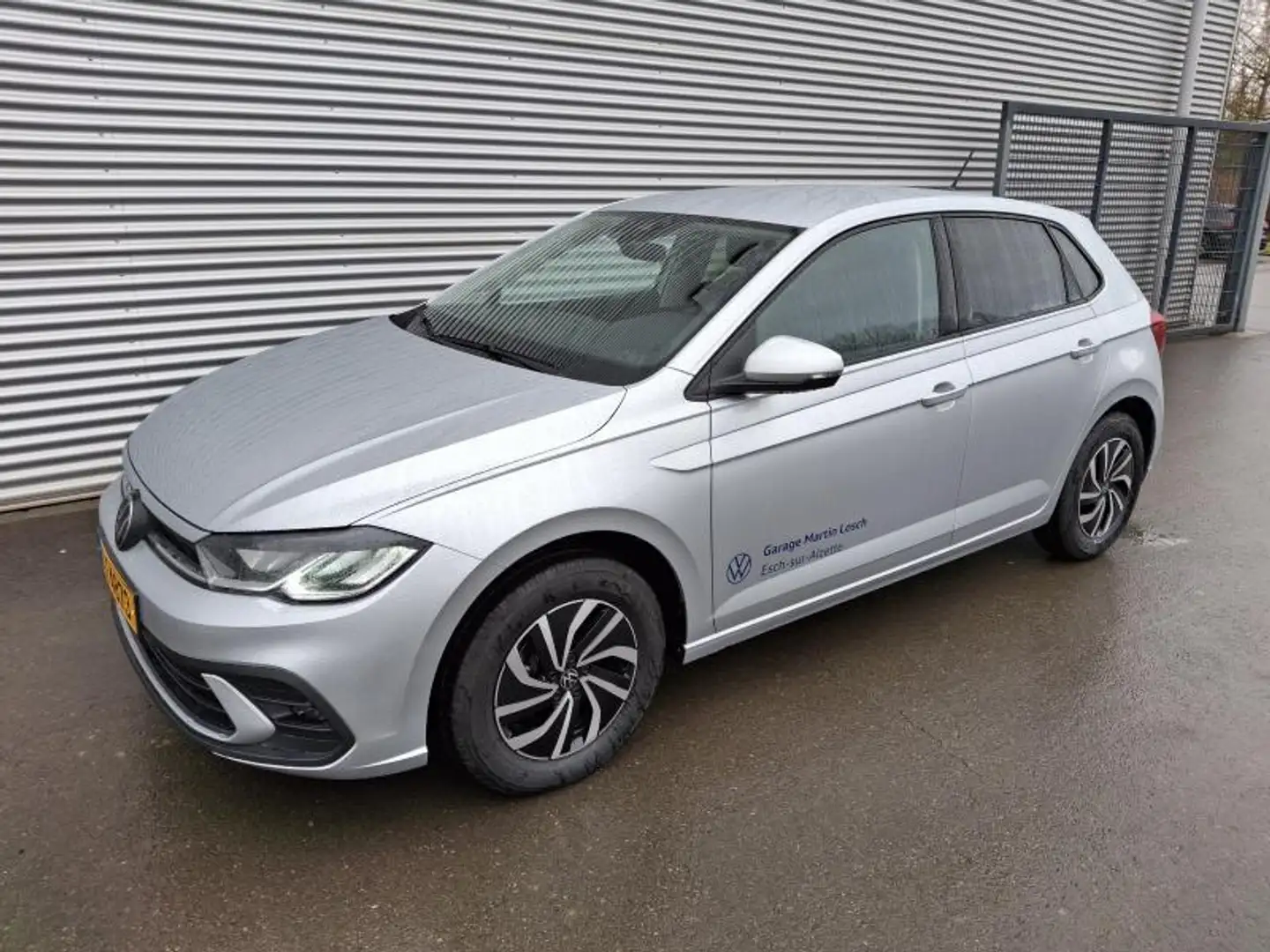 Volkswagen Polo Life Gris - 2