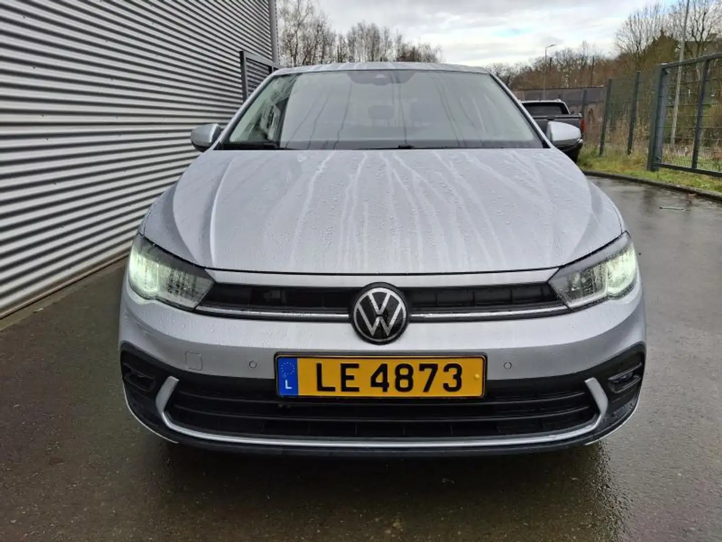 Volkswagen Polo Life Gris - 1