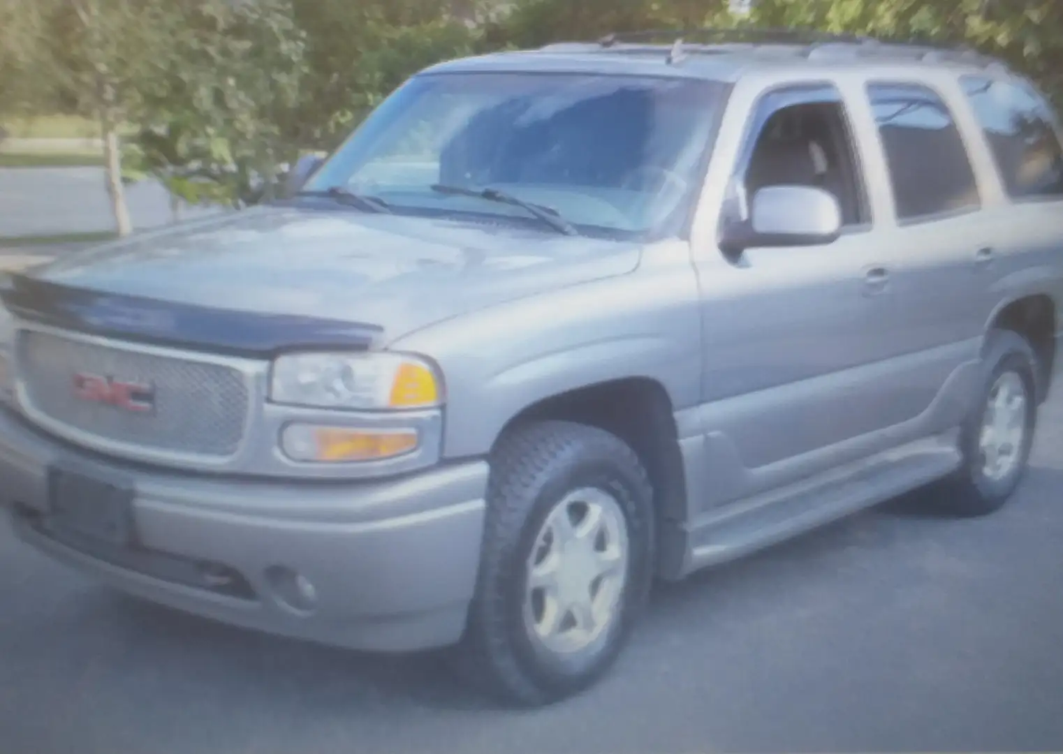 GMC Yukon DENALI Grigio - 2