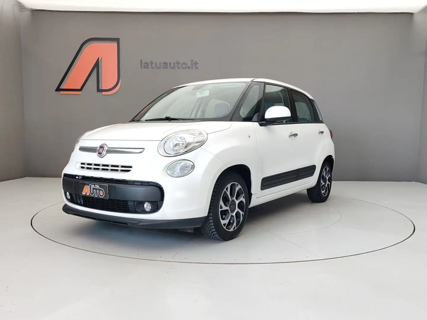 Fiat 500L 1.4 95CV POP STAR Bílá - 2