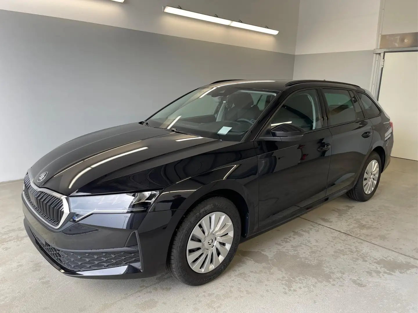 Skoda Octavia Combi Essence DSG AHK+Sitzheizung+App Connect 1... Schwarz - 1