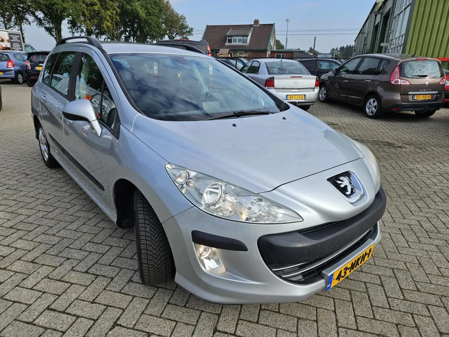 Peugeot 308 SW 1.6 VTi Blue Lease 2010. Climate/Cruise/Navigat Grau - 2