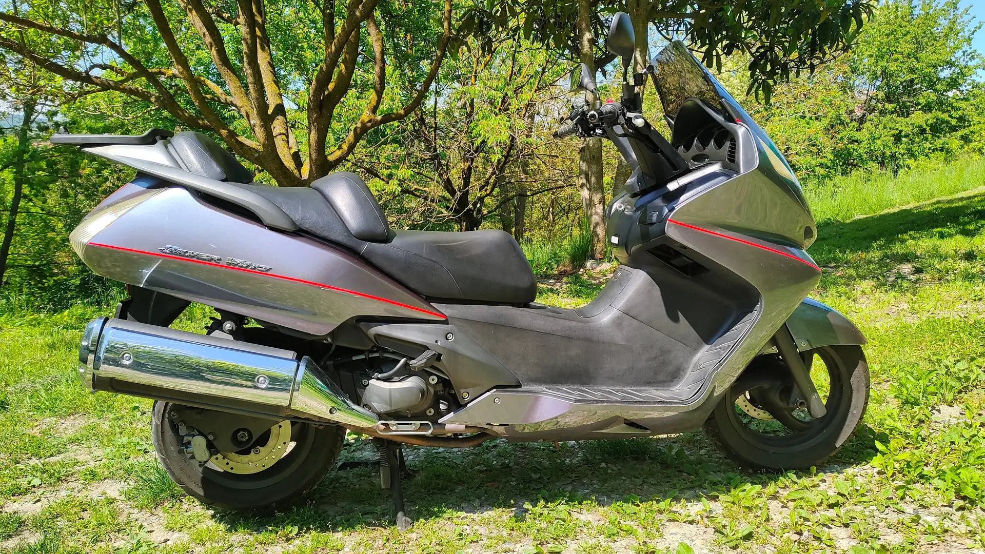 Honda Silver Wing SW 400 Zilver - 1