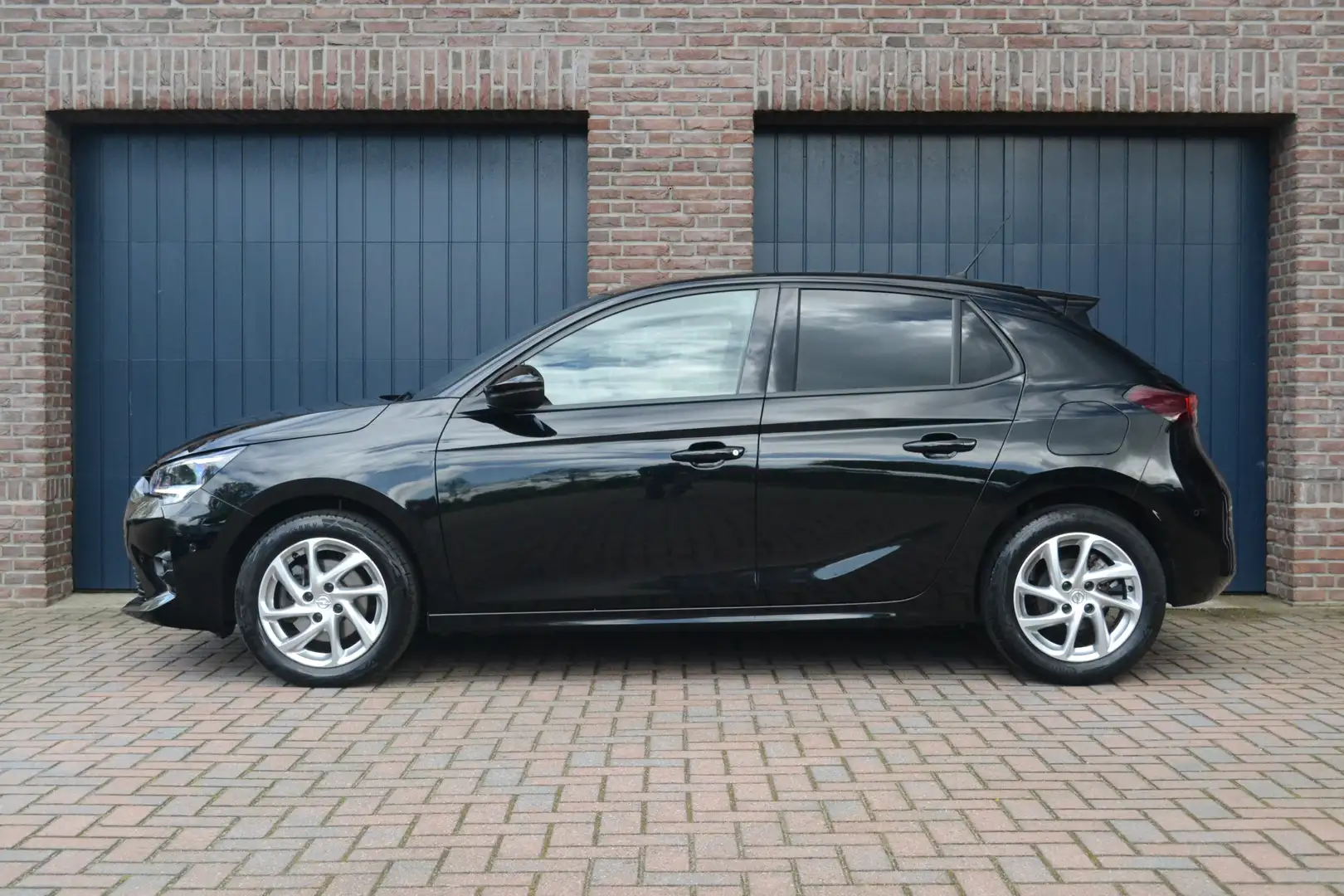 Opel Corsa 1.2 GS Line | Camera | Stoelverwarming | Carplay | Zwart - 2