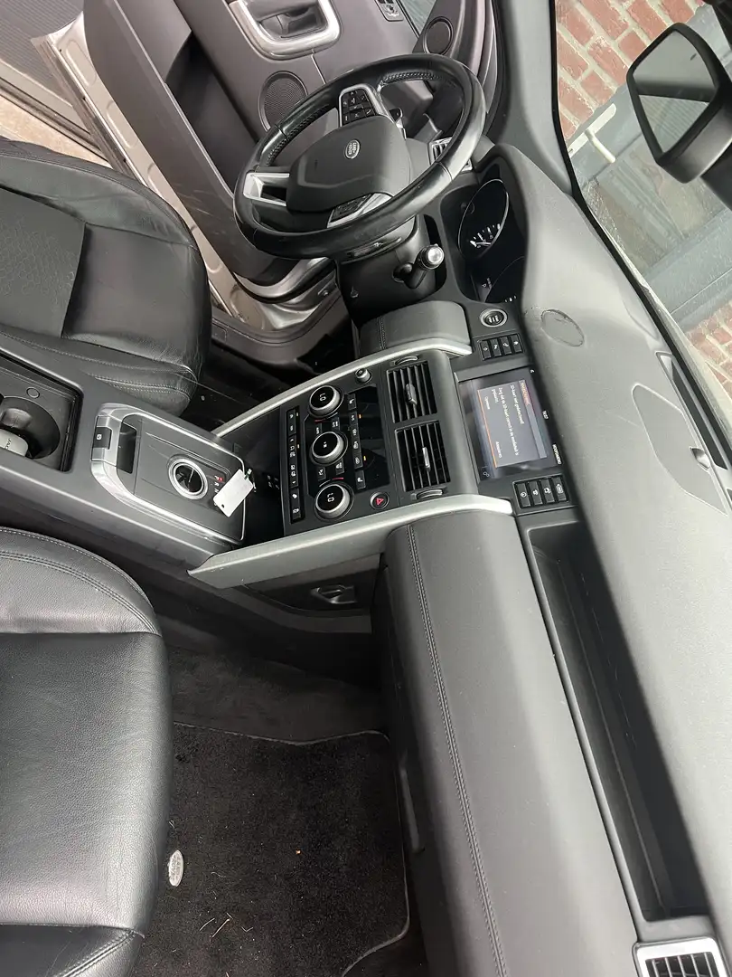 Land Rover Discovery Sport 2.0 TD4 HSE Grijs - 2