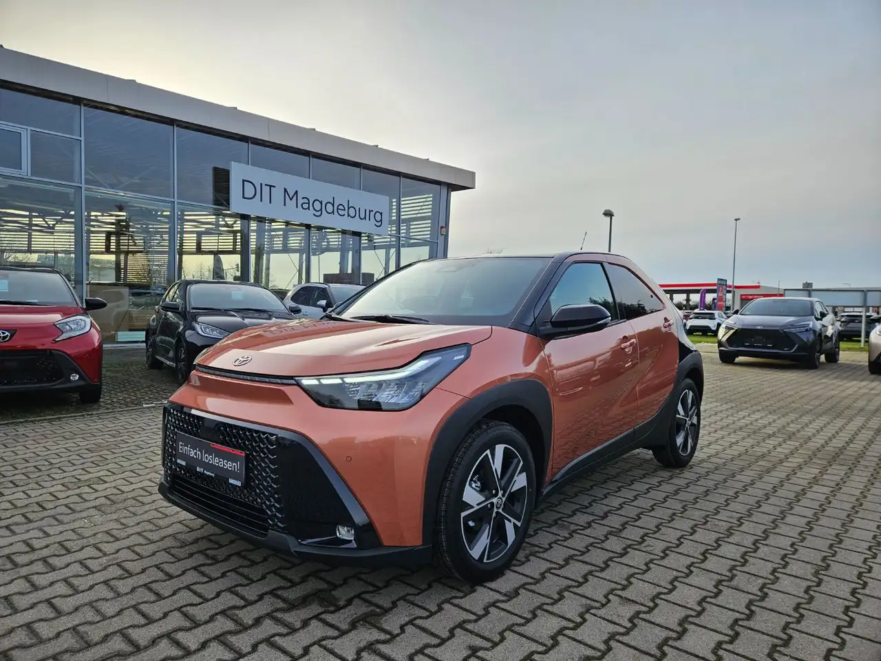 Toyota Aygo X Hybrid 1.5 Teamplayer ACC+LED+Navi+SHZ+PDC 2