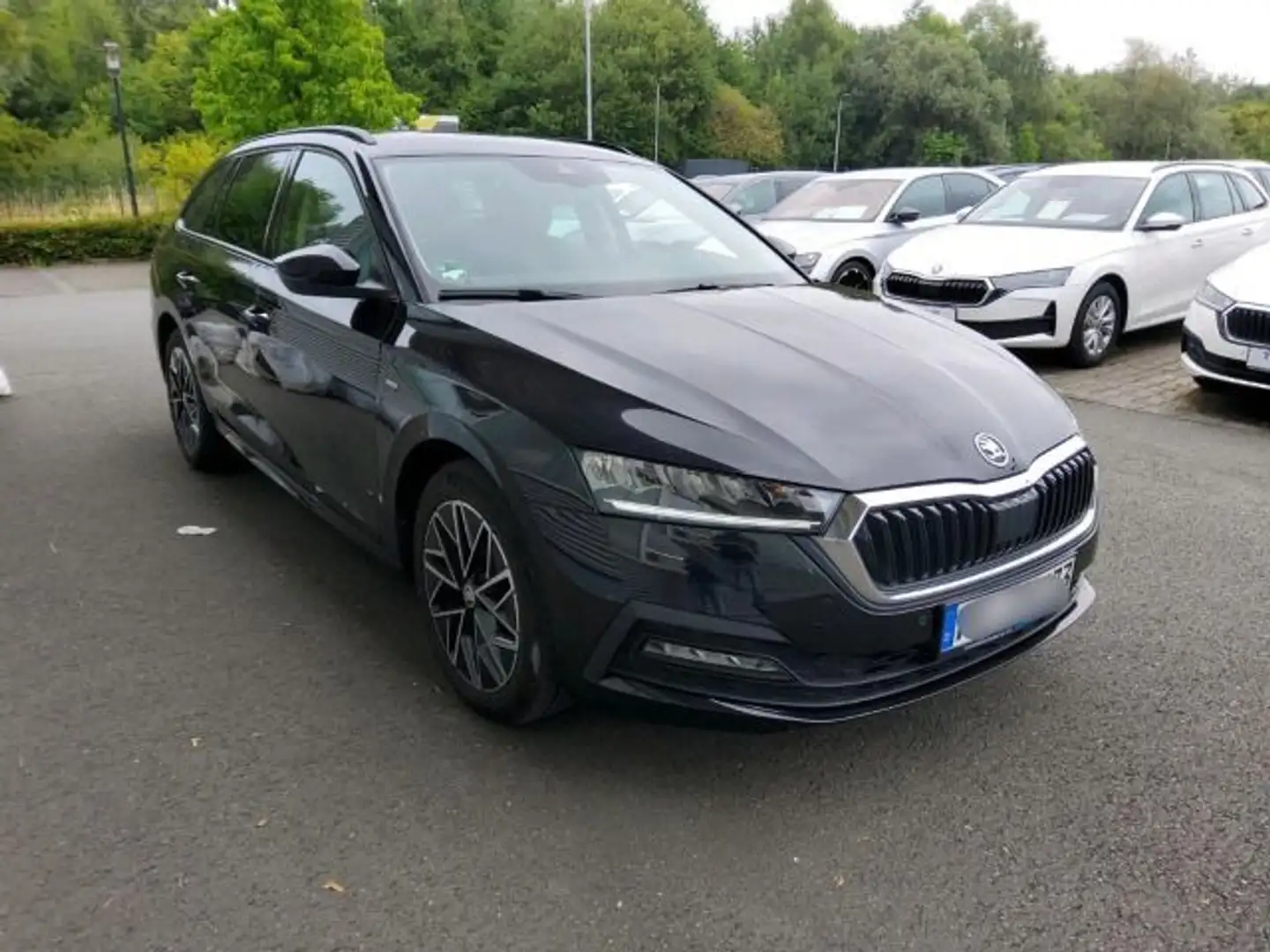 Skoda Octavia Combi 2.0 TDI DSG CLEVER LED KAMERA LM17 Schwarz - 2