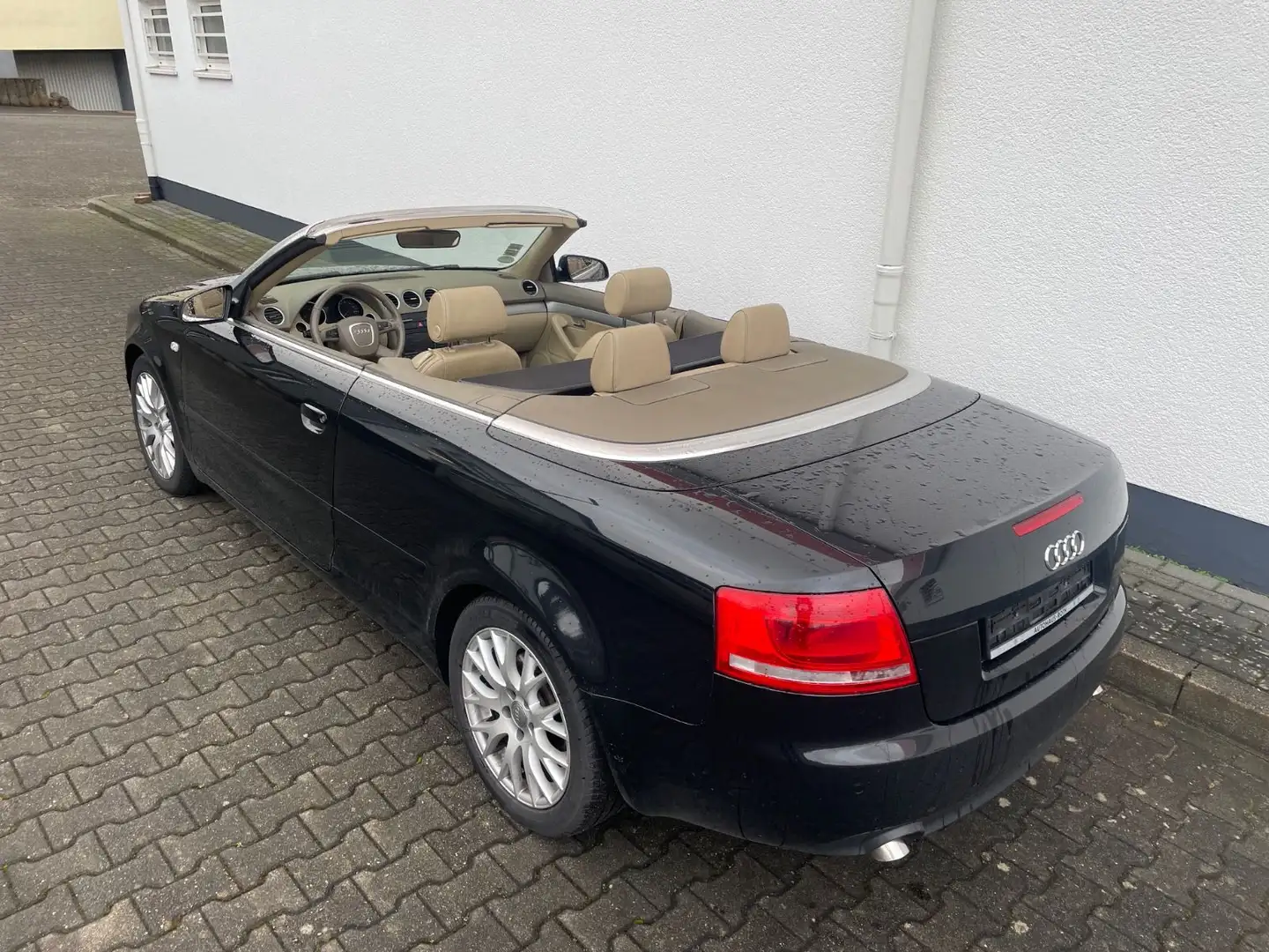 Audi A4 Cabriolet 3.0 TDI quattro / LEDER / NAVI Schwarz - 2