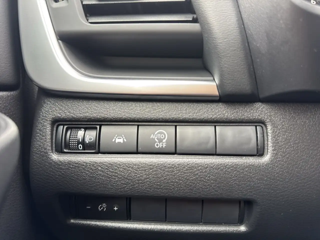 Nissan Qashqai Visia 1.3 DIG-T ACC PDC Totwinkel LED 25