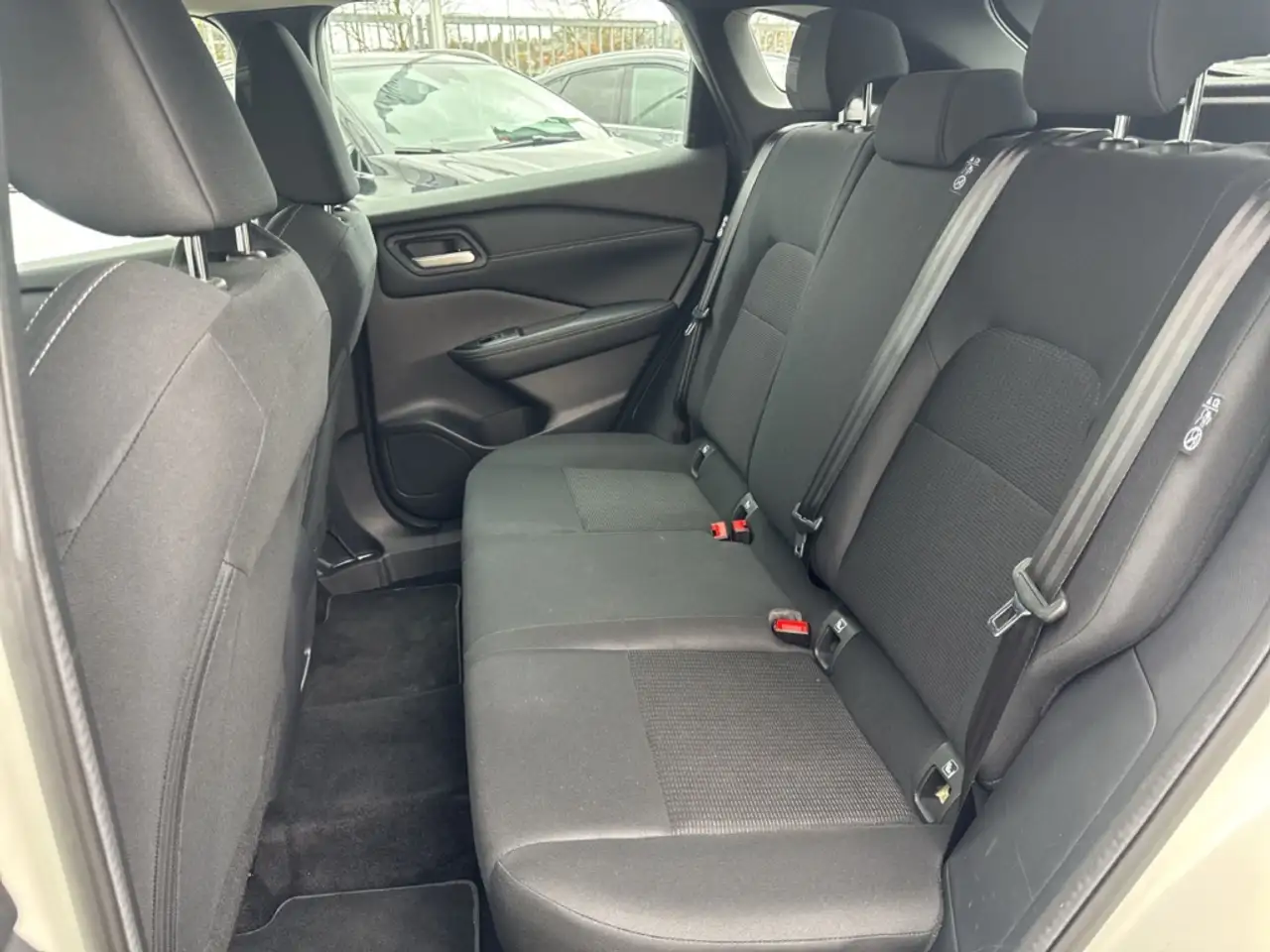 Nissan Qashqai Visia 1.3 DIG-T ACC PDC Totwinkel LED 26