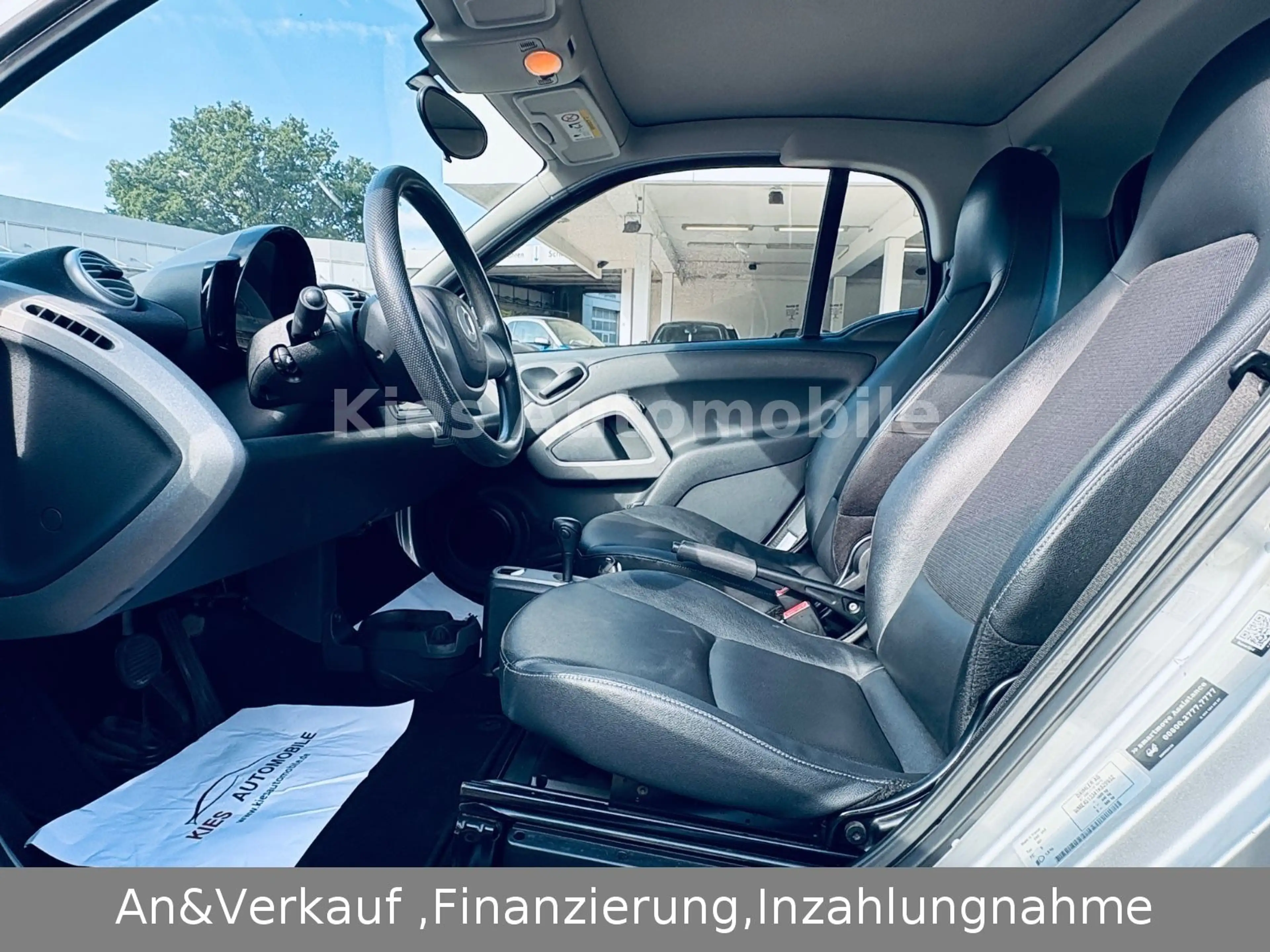 smart forTwo Passion AUTOM/SERVO/LEDER/SITZH/NAVI/2HAN — photo 14