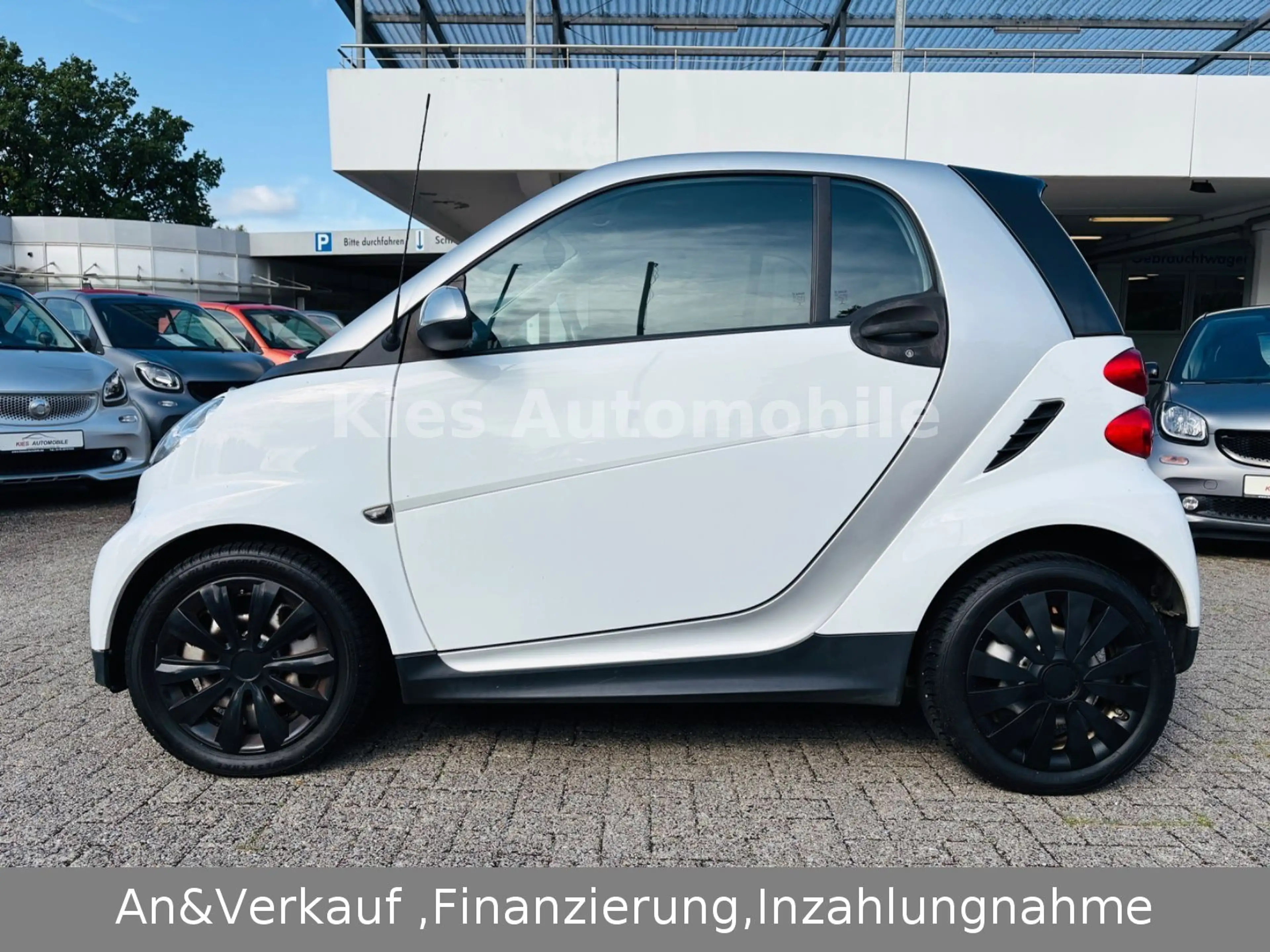 smart forTwo Passion AUTOM/SERVO/LEDER/SITZH/NAVI/2HAN — photo 3