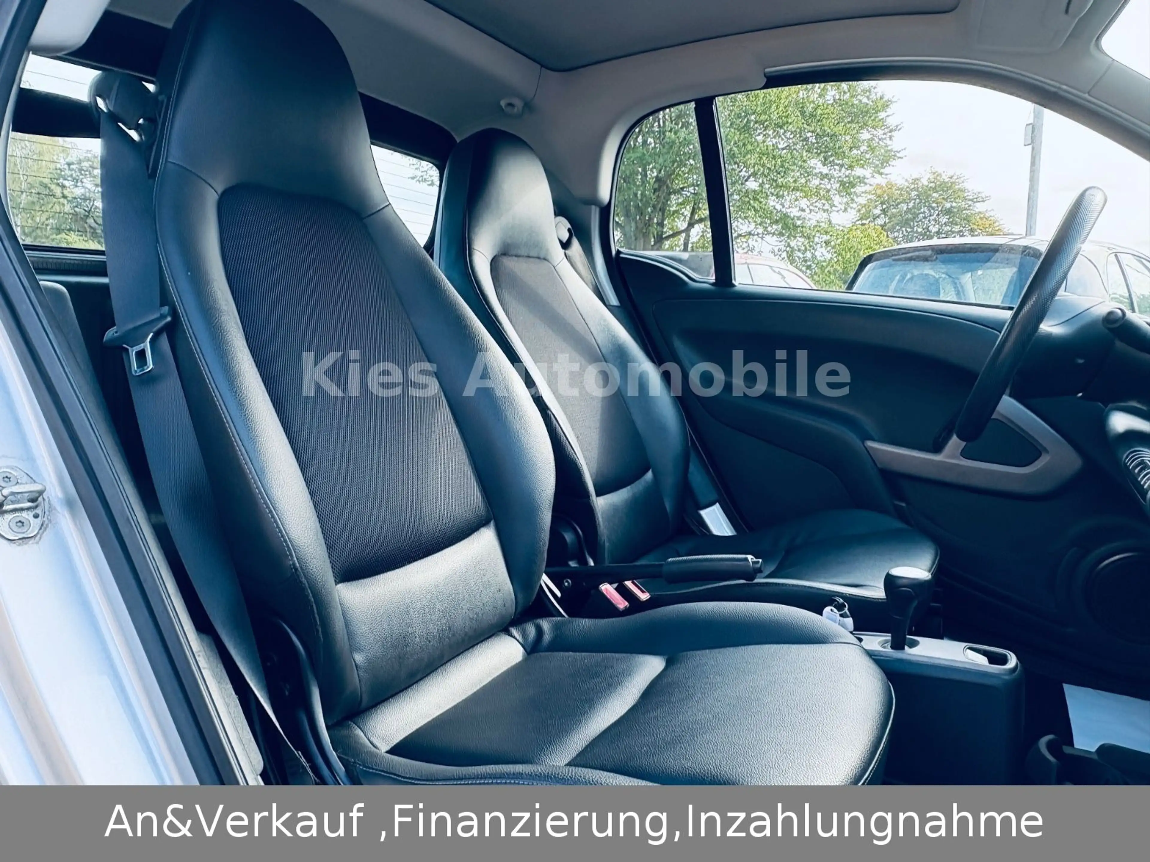 smart forTwo Passion AUTOM/SERVO/LEDER/SITZH/NAVI/2HAN — photo 13