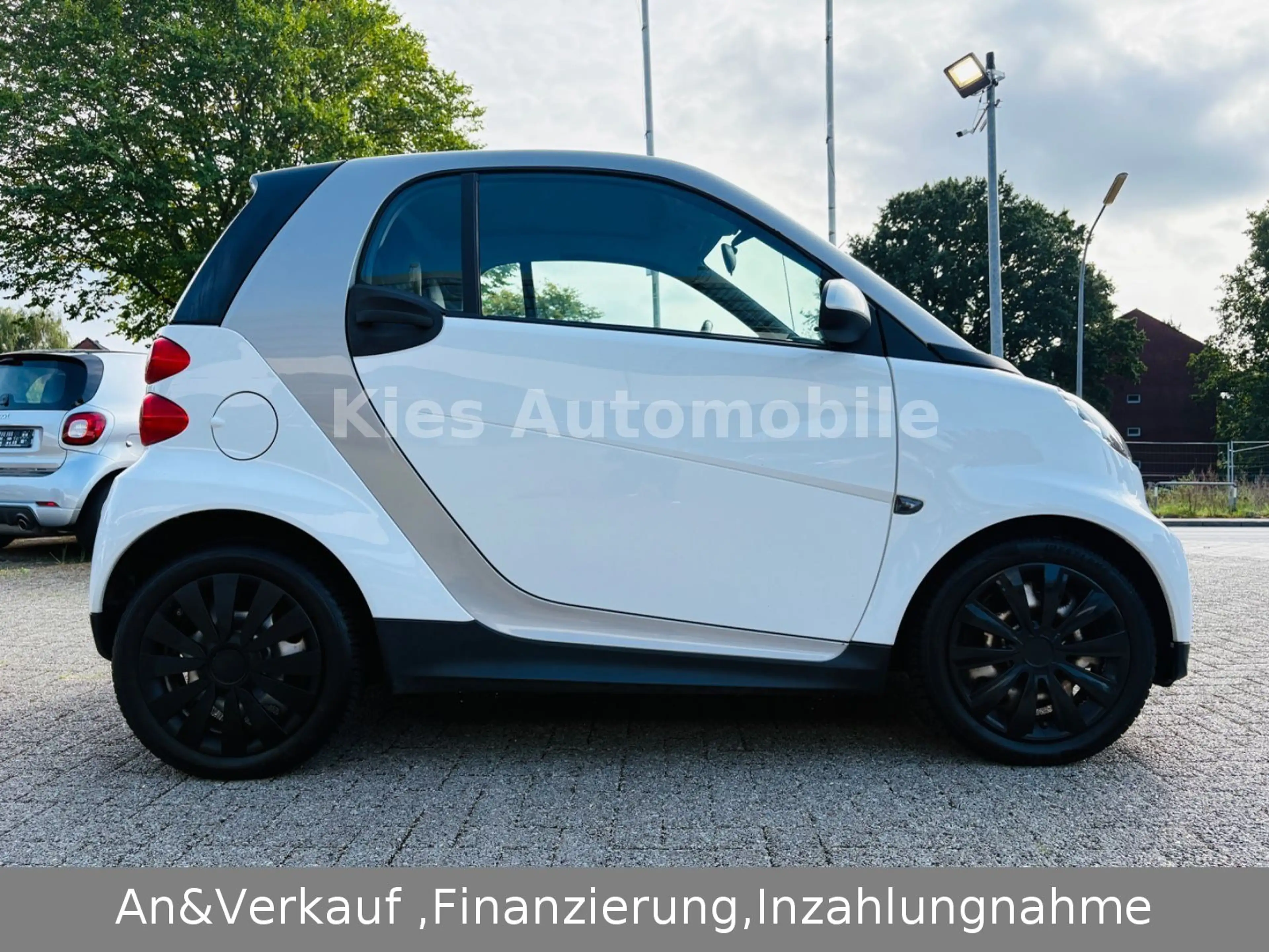 smart forTwo Passion AUTOM/SERVO/LEDER/SITZH/NAVI/2HAN — photo 7