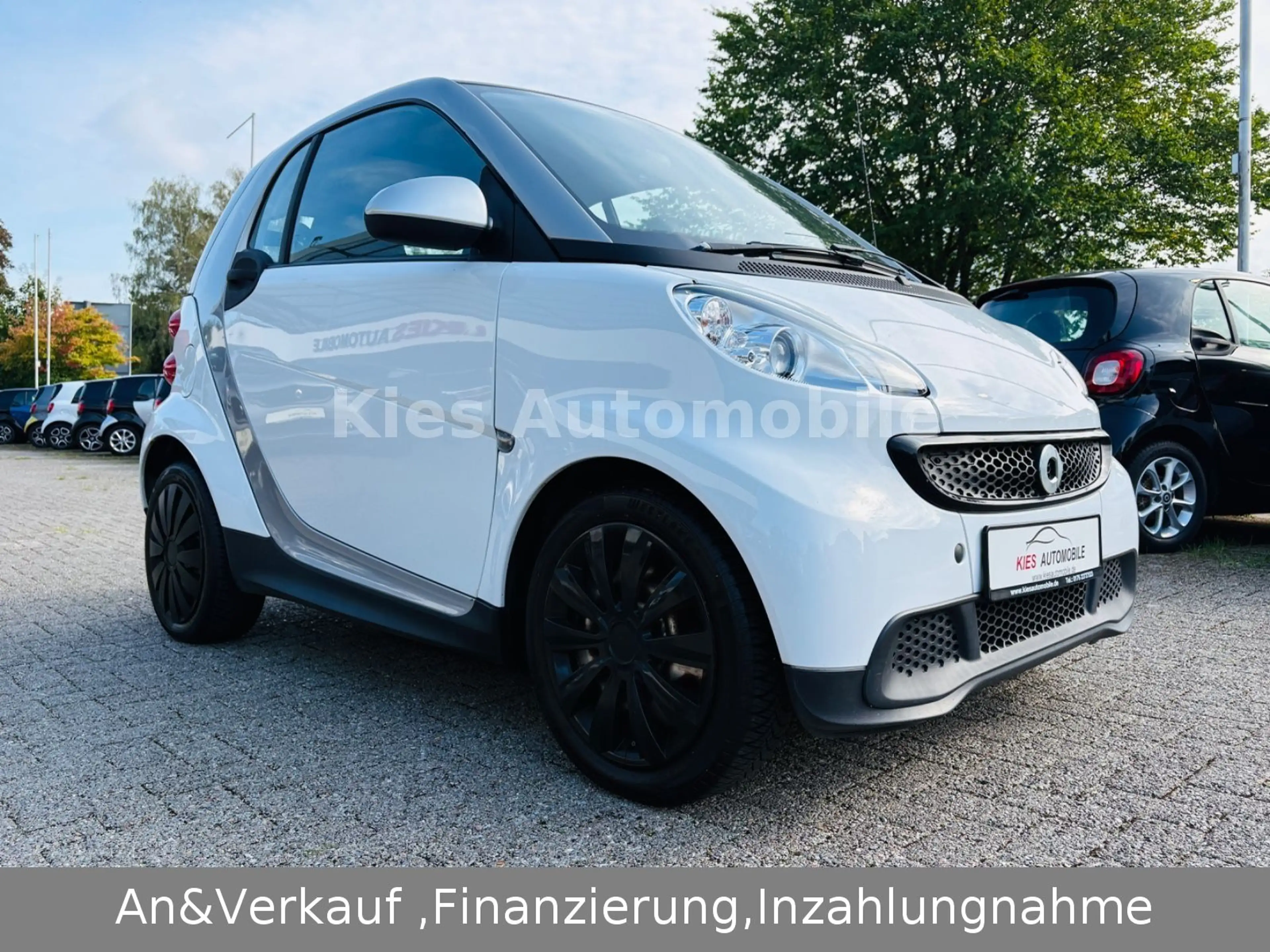 smart forTwo Passion AUTOM/SERVO/LEDER/SITZH/NAVI/2HAN — photo 2
