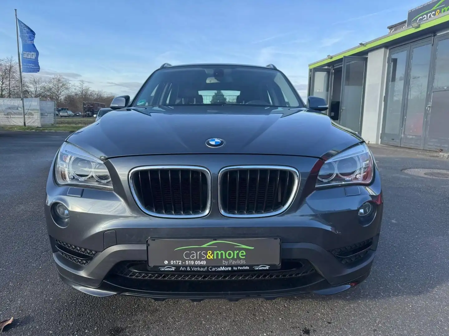 BMW X1 20 d xDrive-Automatik-Panorama-Leder-AHK Grau - 2