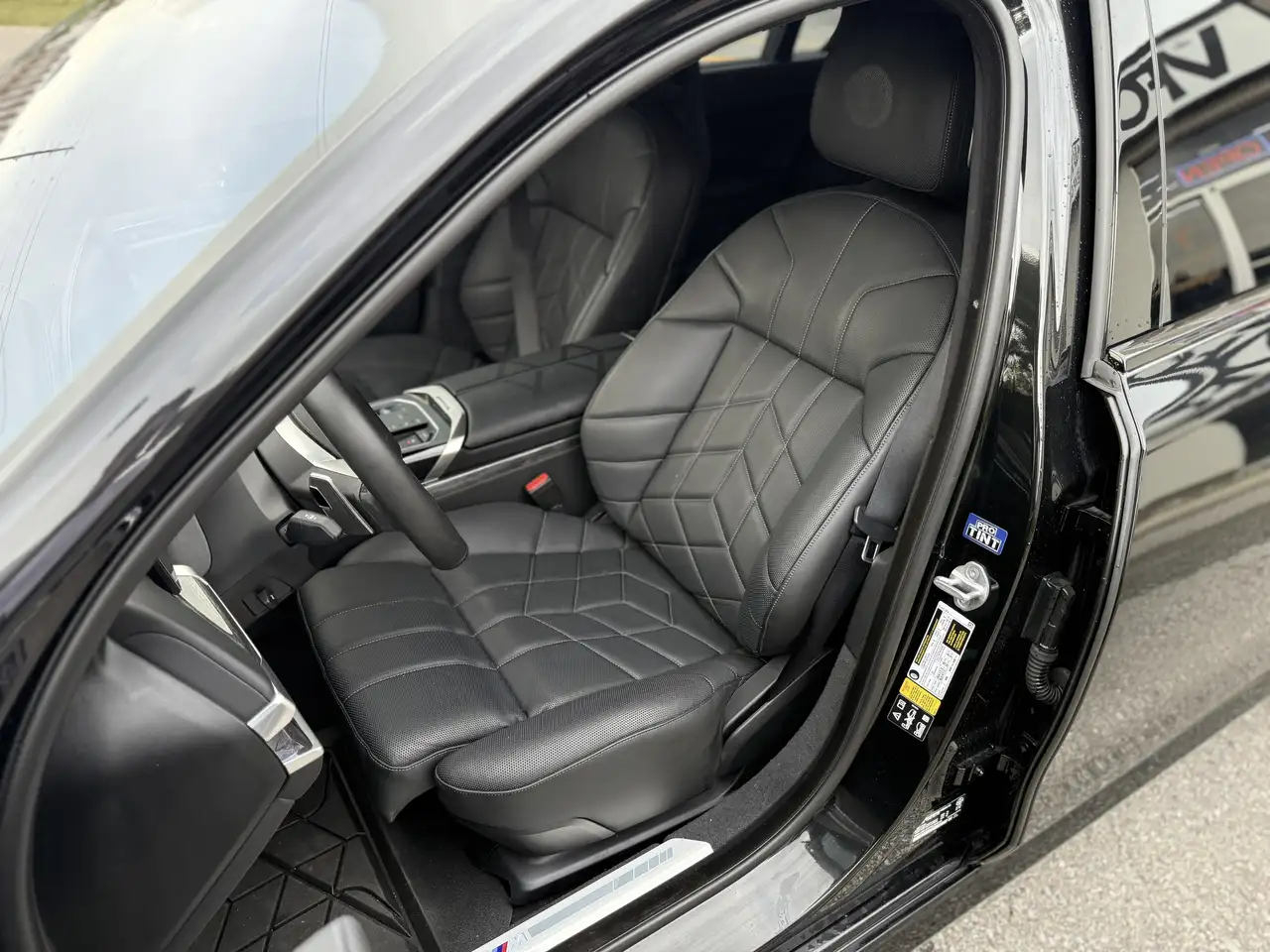 BMW 7 Series снимка BMW 7 Series