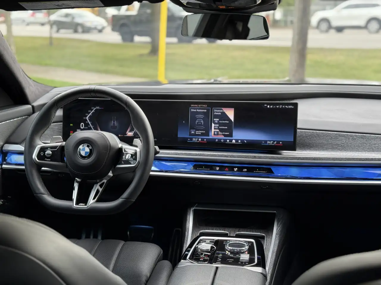 BMW 7 Series снимка BMW 7 Series
