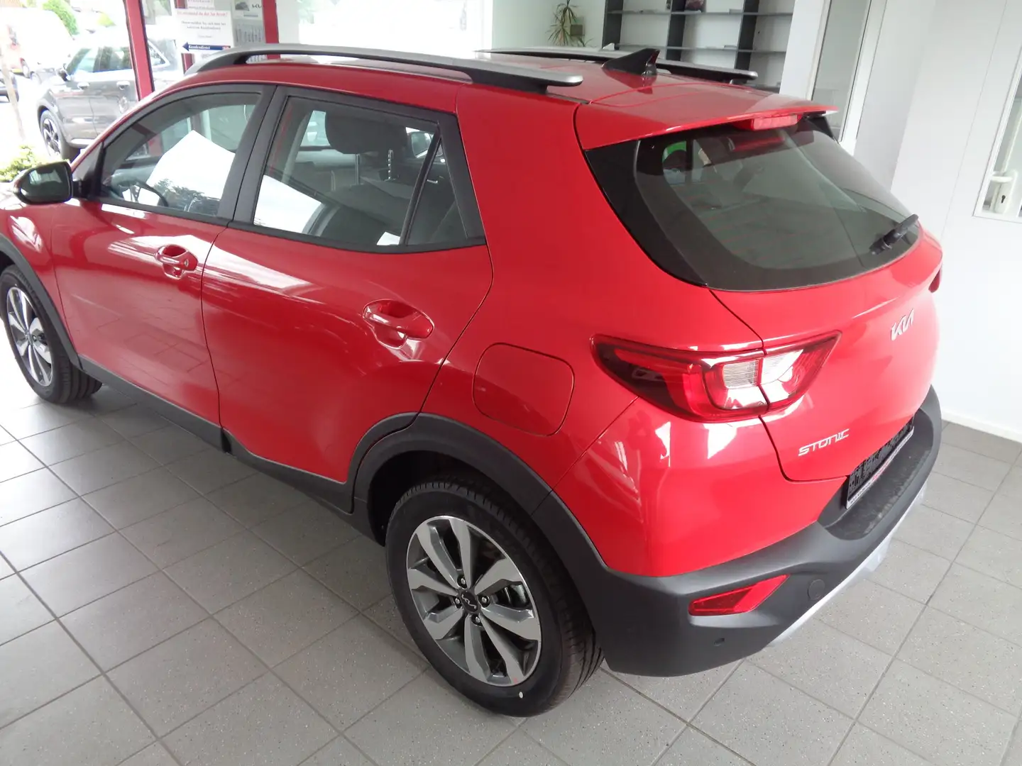 Kia Stonic 1.2 Vision Navi Kamera Sitzh. Rojo - 2