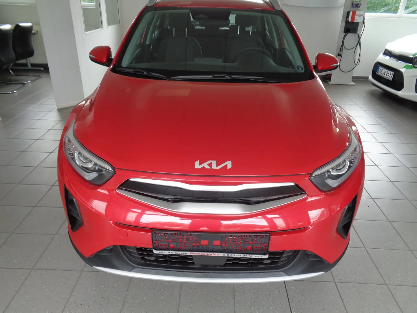 Kia Stonic 1.2 Vision Navi Kamera Sitzh. Rojo - 1