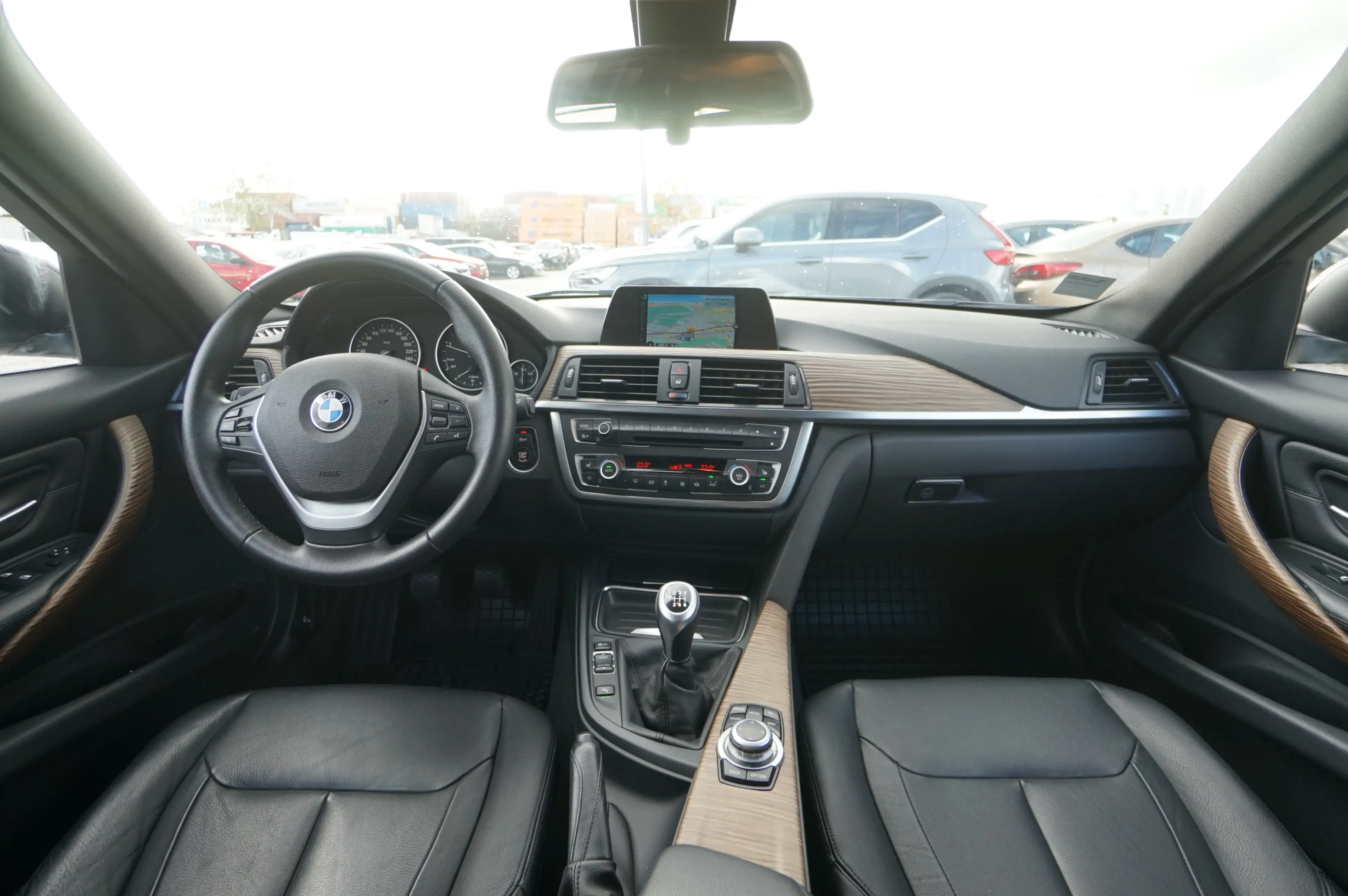 BMW 320 xDrive-Allradsystem| |AHK| |Leder| |Xenon| — photo 8