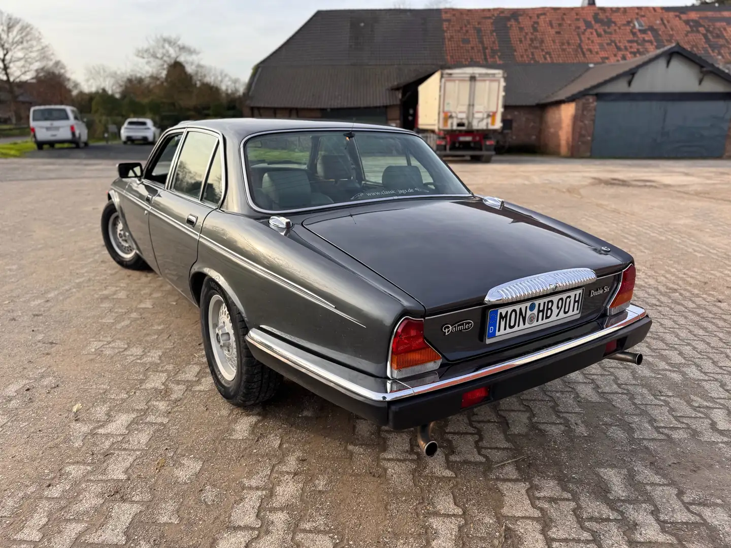 Daimler Double Six XJ12 Gris - 1