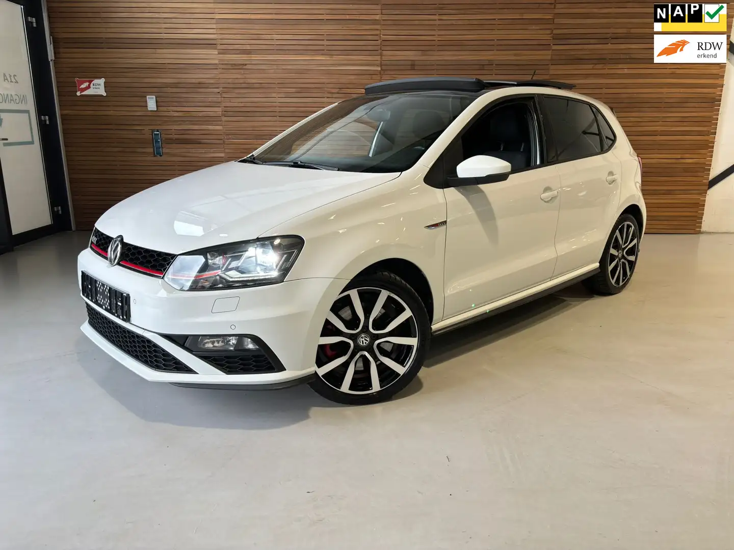 Volkswagen Polo GTI 1.8 TSI Full LED | PANO | PDC | Climatronic | 17 I Wit - 1