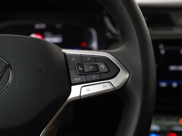 Volkswagen Touran view 9