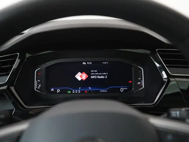 Volkswagen Touran view 8