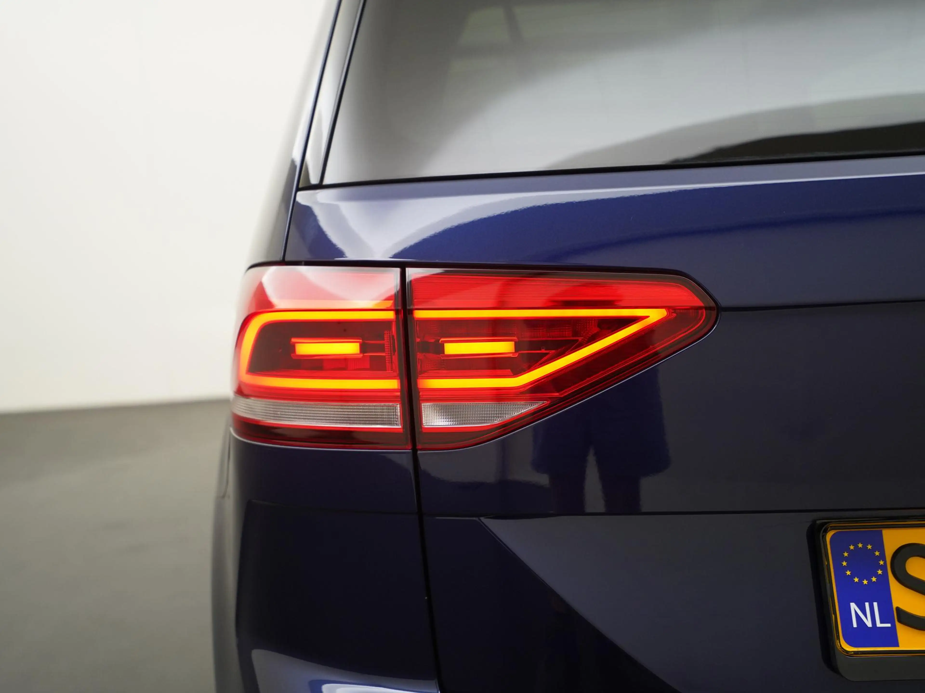 Volkswagen Touran 1.5 TSI Highline R-Line Ext. DSG | Panoramadak | L — photo 24