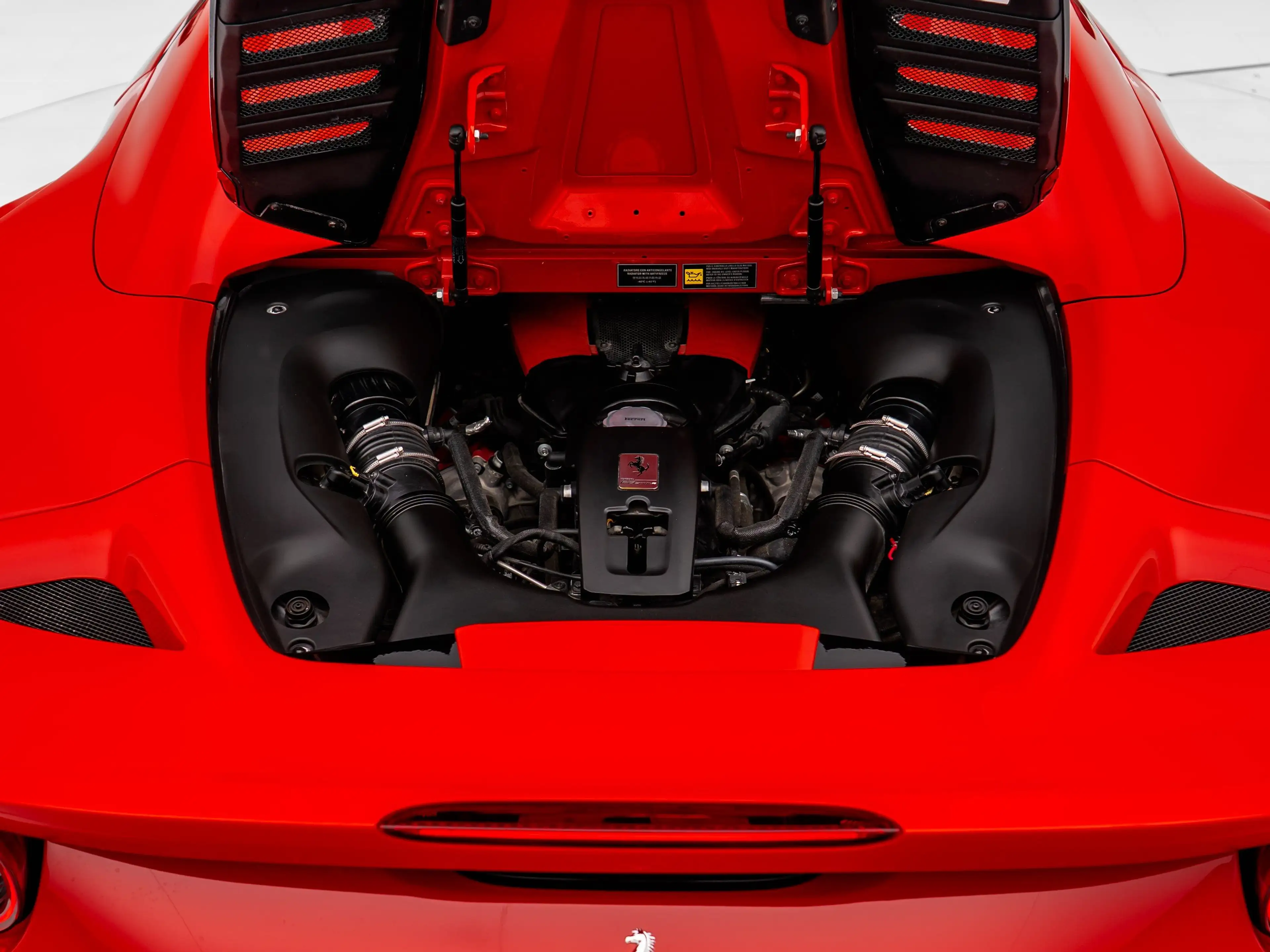 Ferrari F8 Spider - FERRARI HAMBURG — photo 9