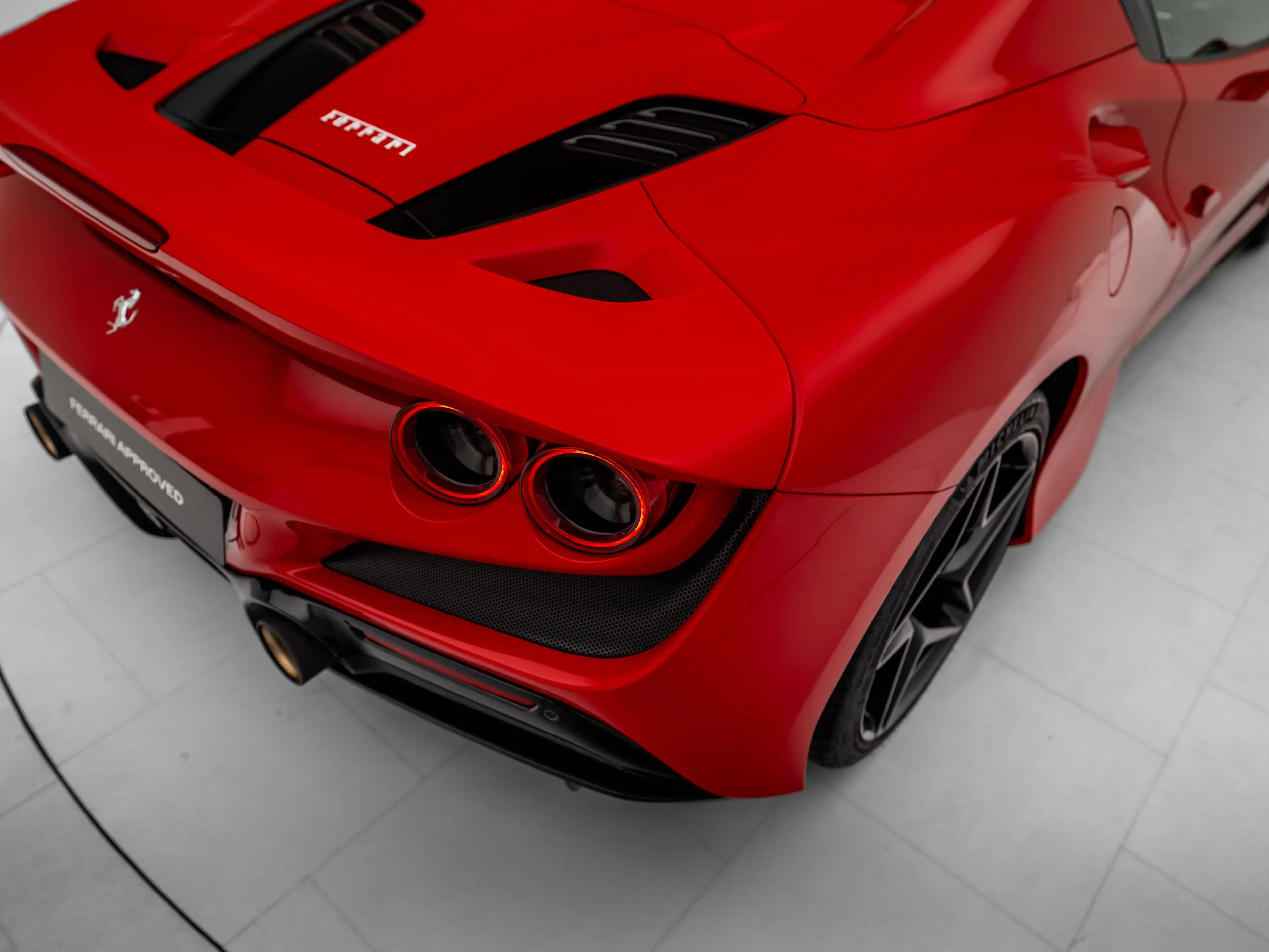 Ferrari F8 Spider - FERRARI HAMBURG — photo 12