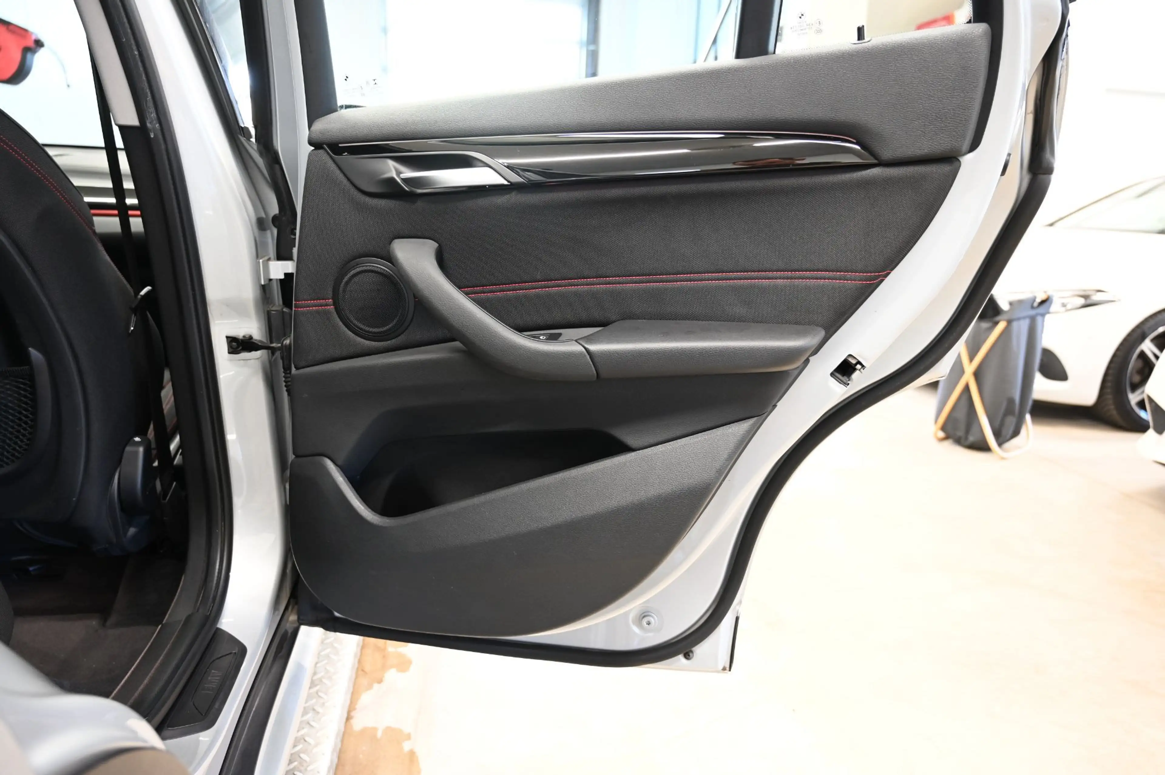 BMW X1 sDrive16d Sport Line (EURO 6d-TEMP) — photo 15