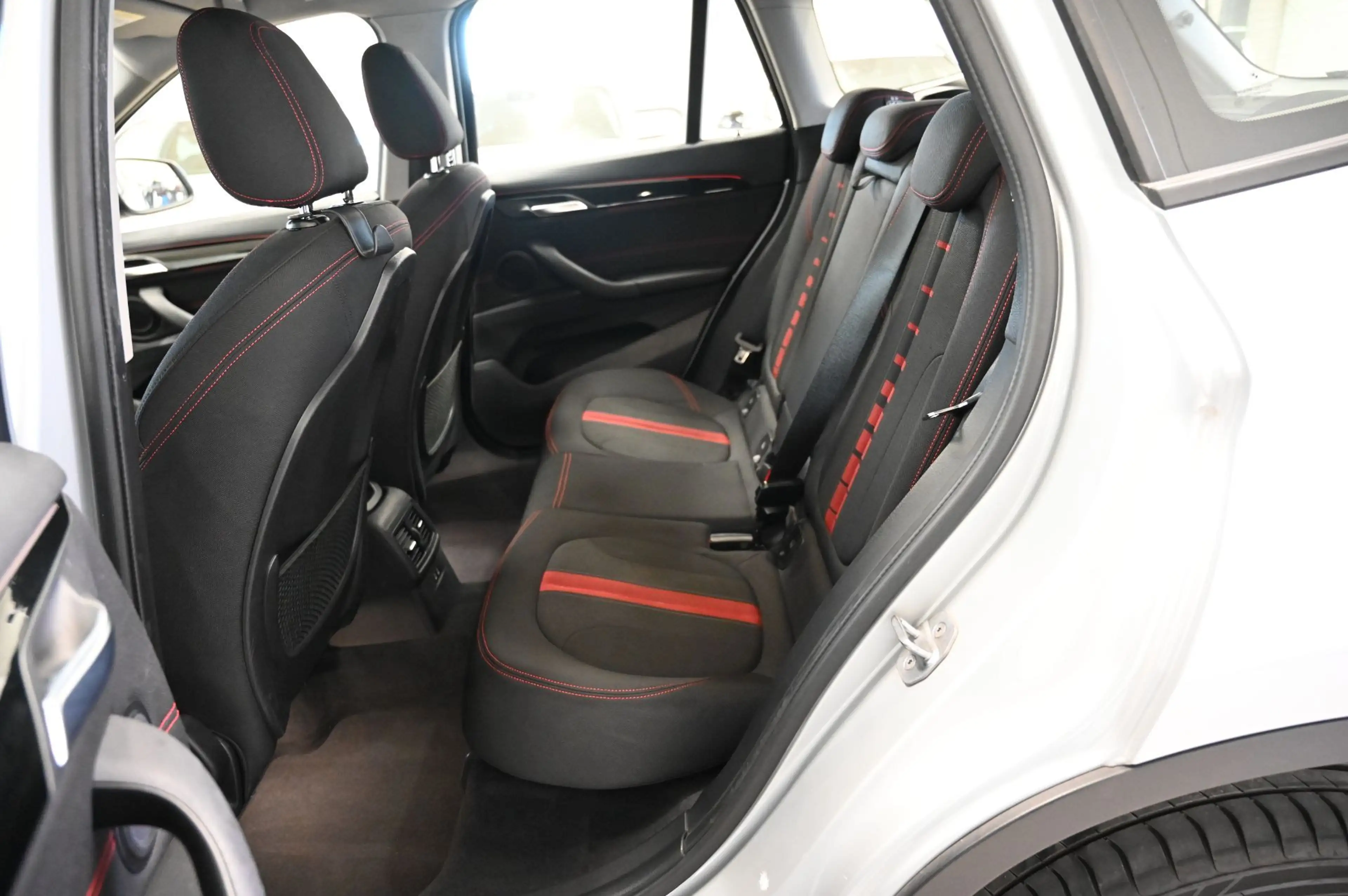BMW X1 sDrive16d Sport Line (EURO 6d-TEMP) — photo 7