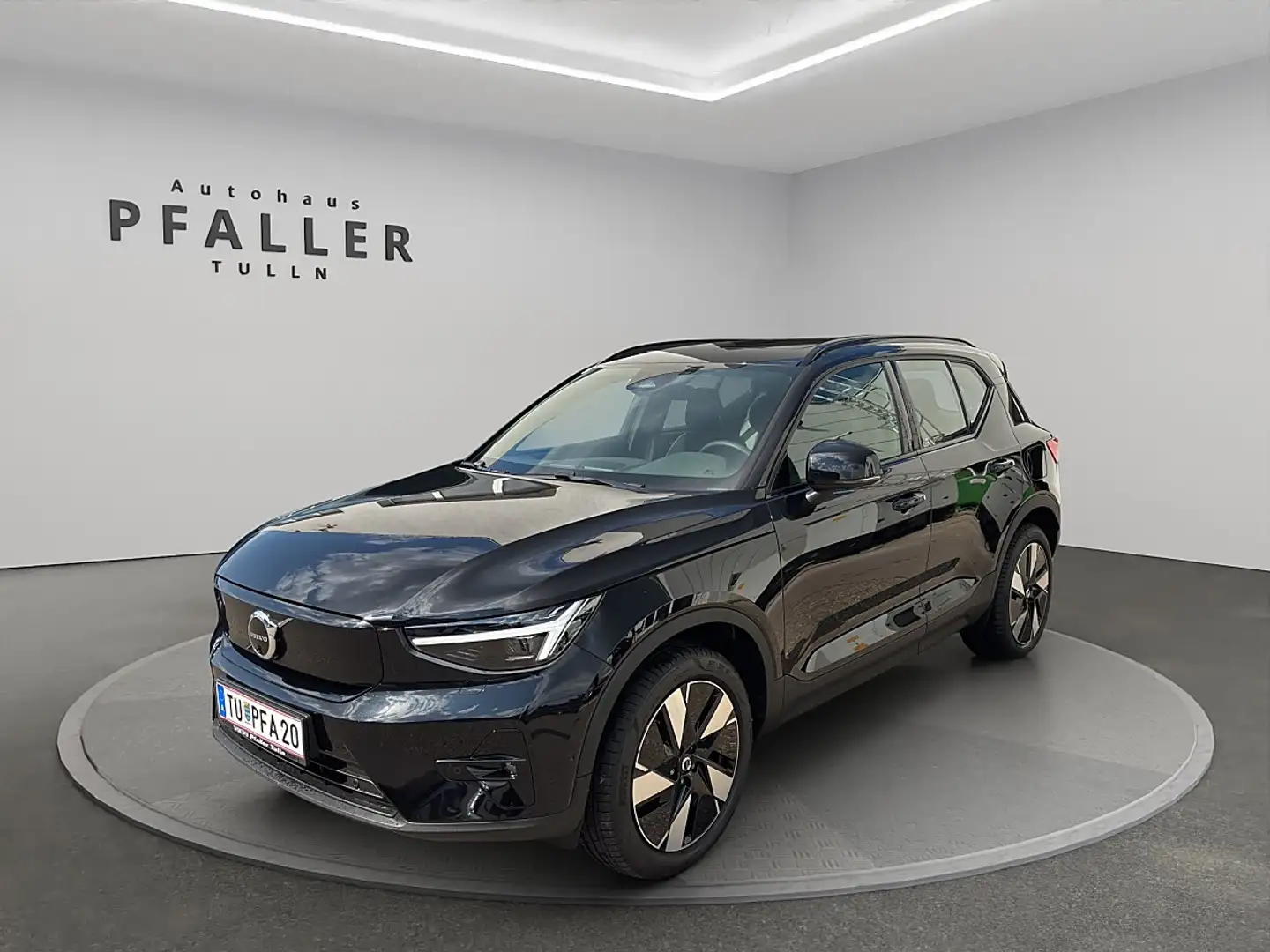 Volvo EX40 Twin Motor 82kWh Ultra Dark AWD Schwarz - 1