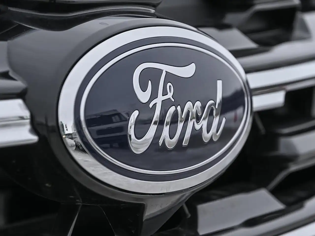 Ford Explorer снимка Ford Explorer