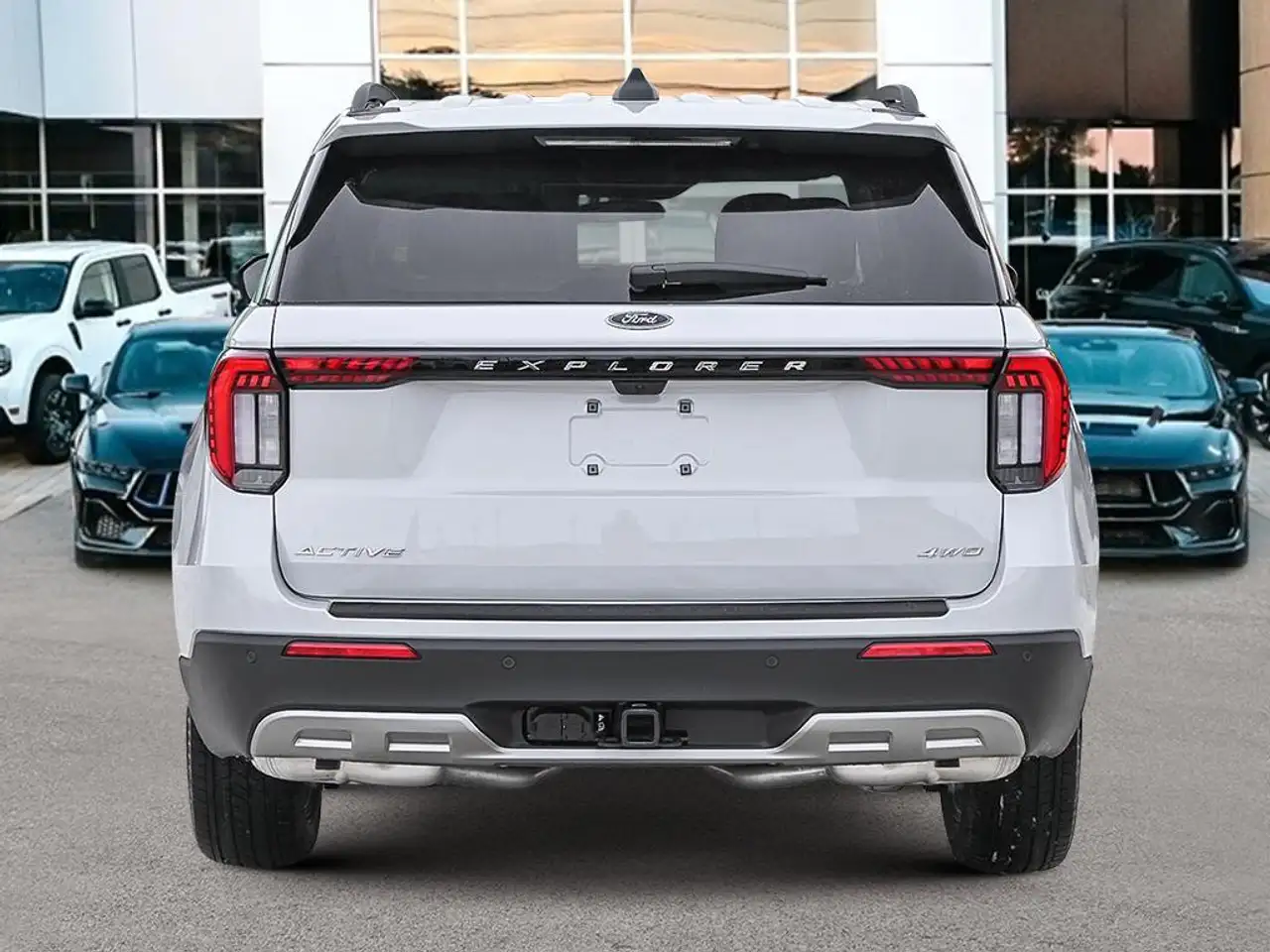 Ford Explorer снимка Ford Explorer