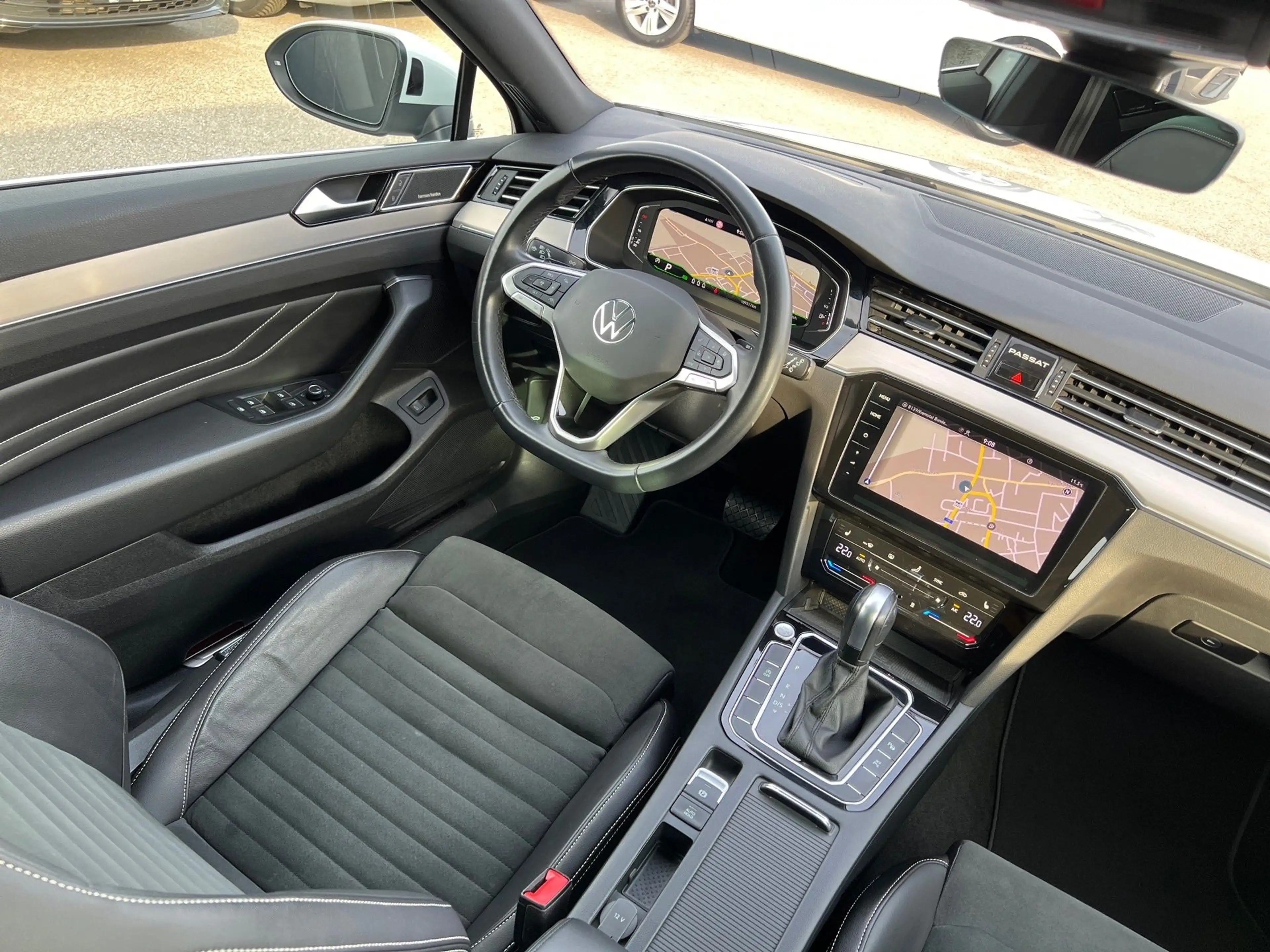 Volkswagen Passat Variant Elegance 2,0 SCR TDI DSG — photo 12