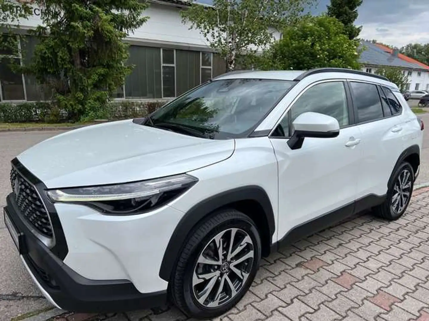 Toyota Corolla Cross 2,0-l-Hybrid Team Deutschland Wit - 2