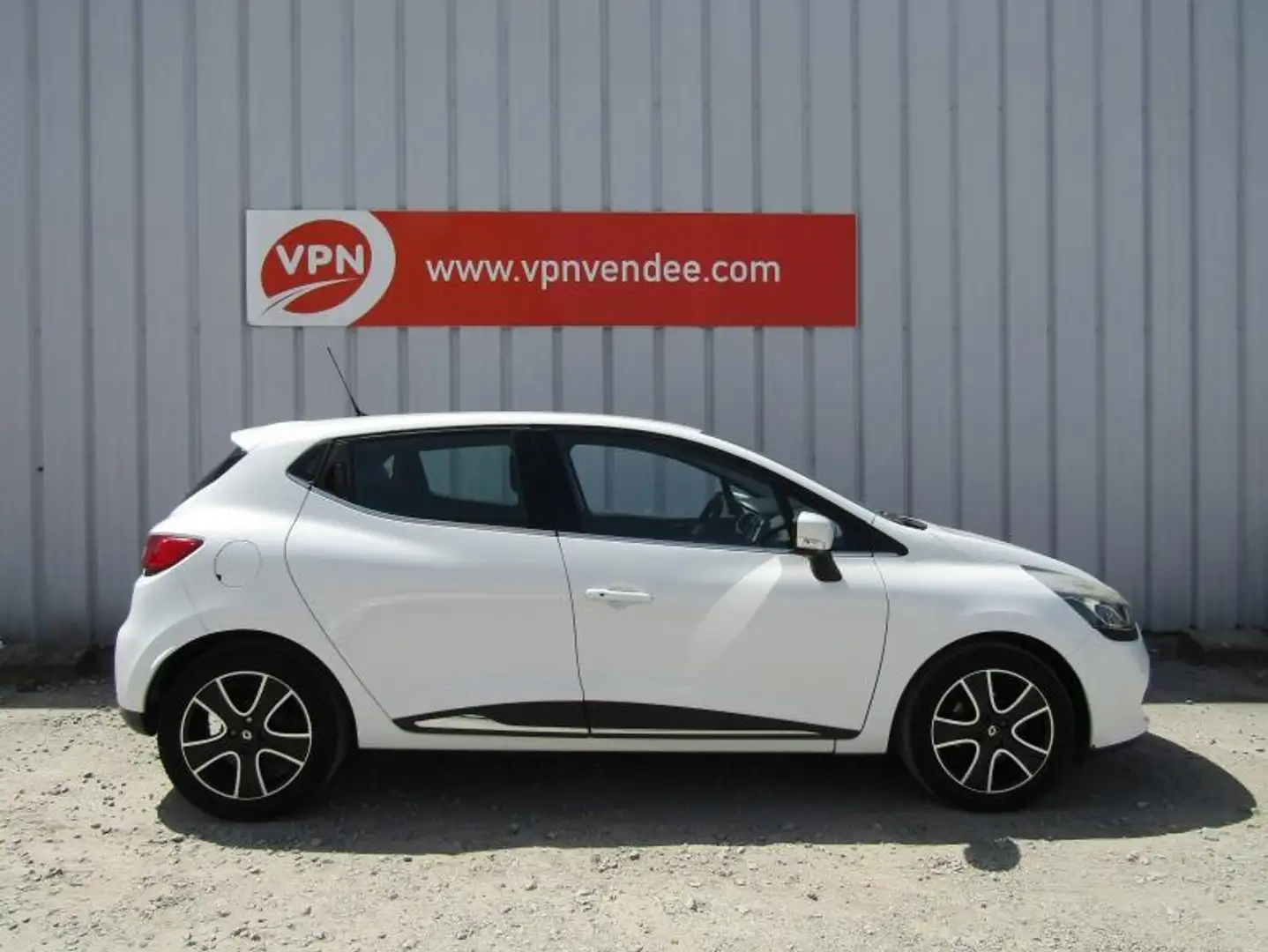 Renault Clio 1.5 dCi 90ch energy Intens eco² 90g Blanc - 2