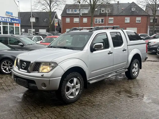 Nissan Navara Pickup Double Cab PLATINUM 4X4