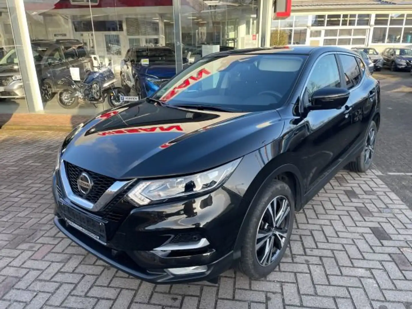 Nissan Qashqai 1.3 DiG-T N-Connecta Automatik Navi Kame Schwarz - 1