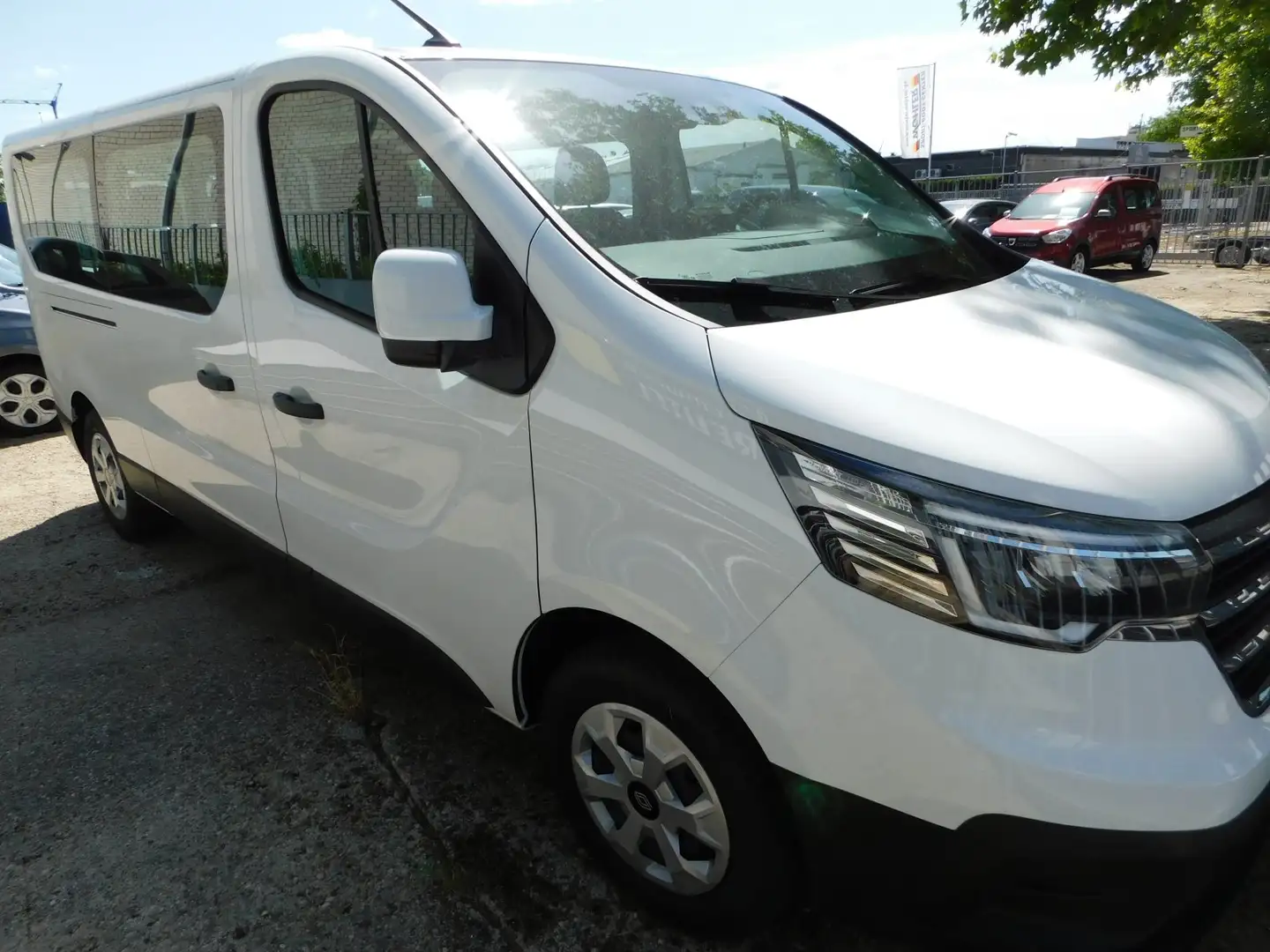 Renault Trafic 2.0 BLUE dCi 150 L2H1 3,0t (8/9 Sitze) Life White - 2