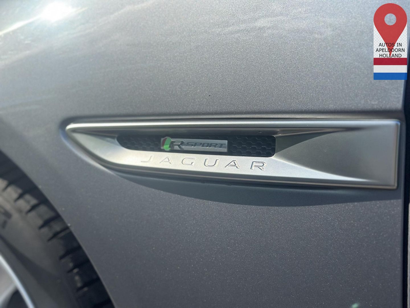 Jaguar XF Sportbrake 2.0d Chequered Flag R Sport panora — photo 9
